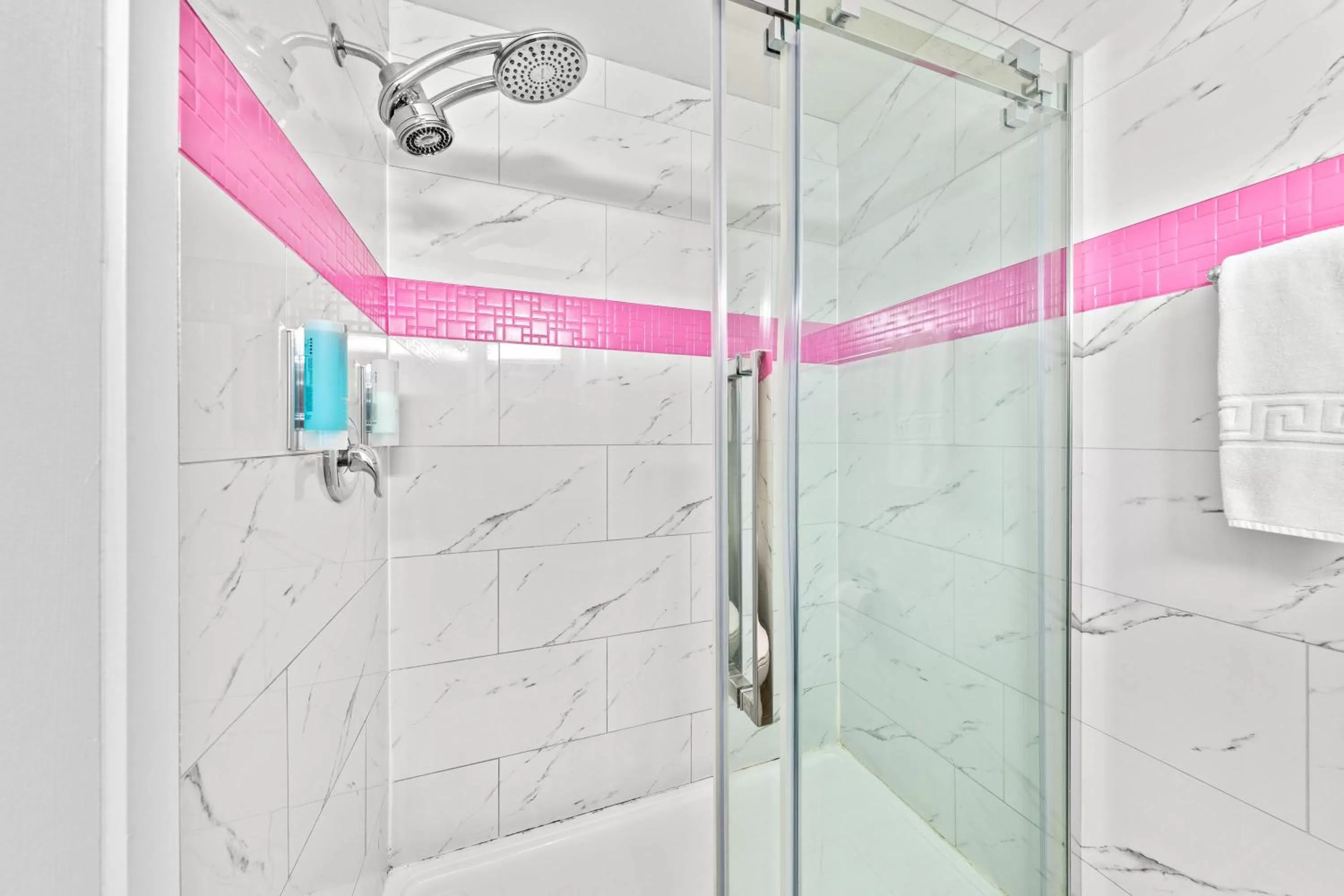 Shower in The Vista Inn