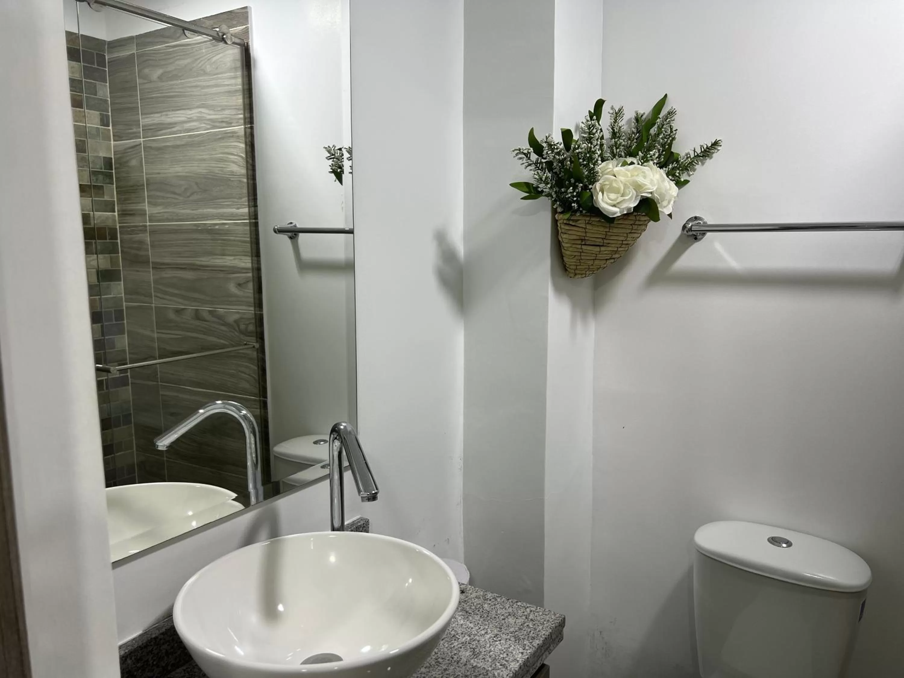 Bathroom in La Forêt de Café Hotel