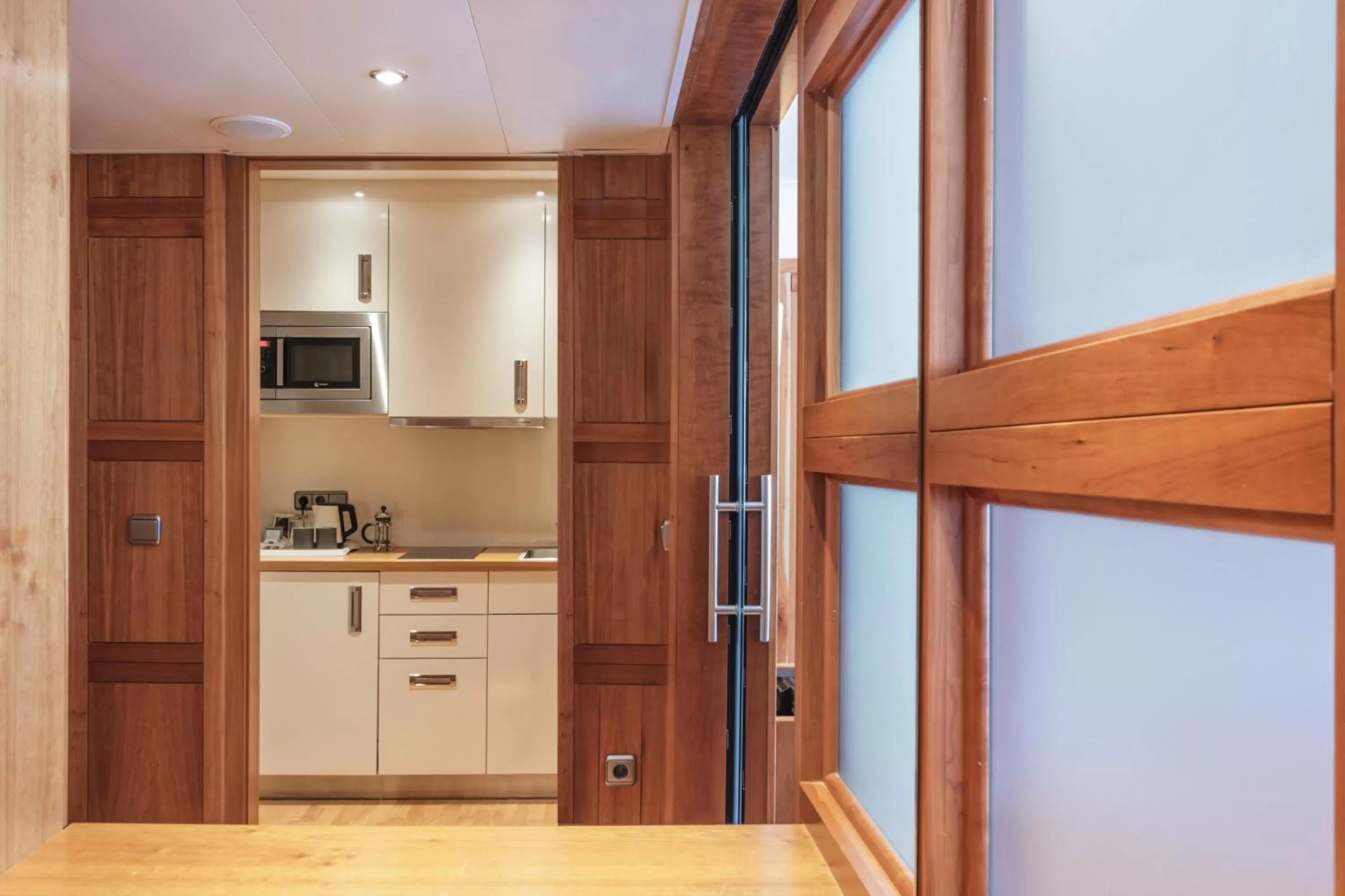 Photo of the whole room in Crowne Plaza Frankfurt Congress Hotel by IHG