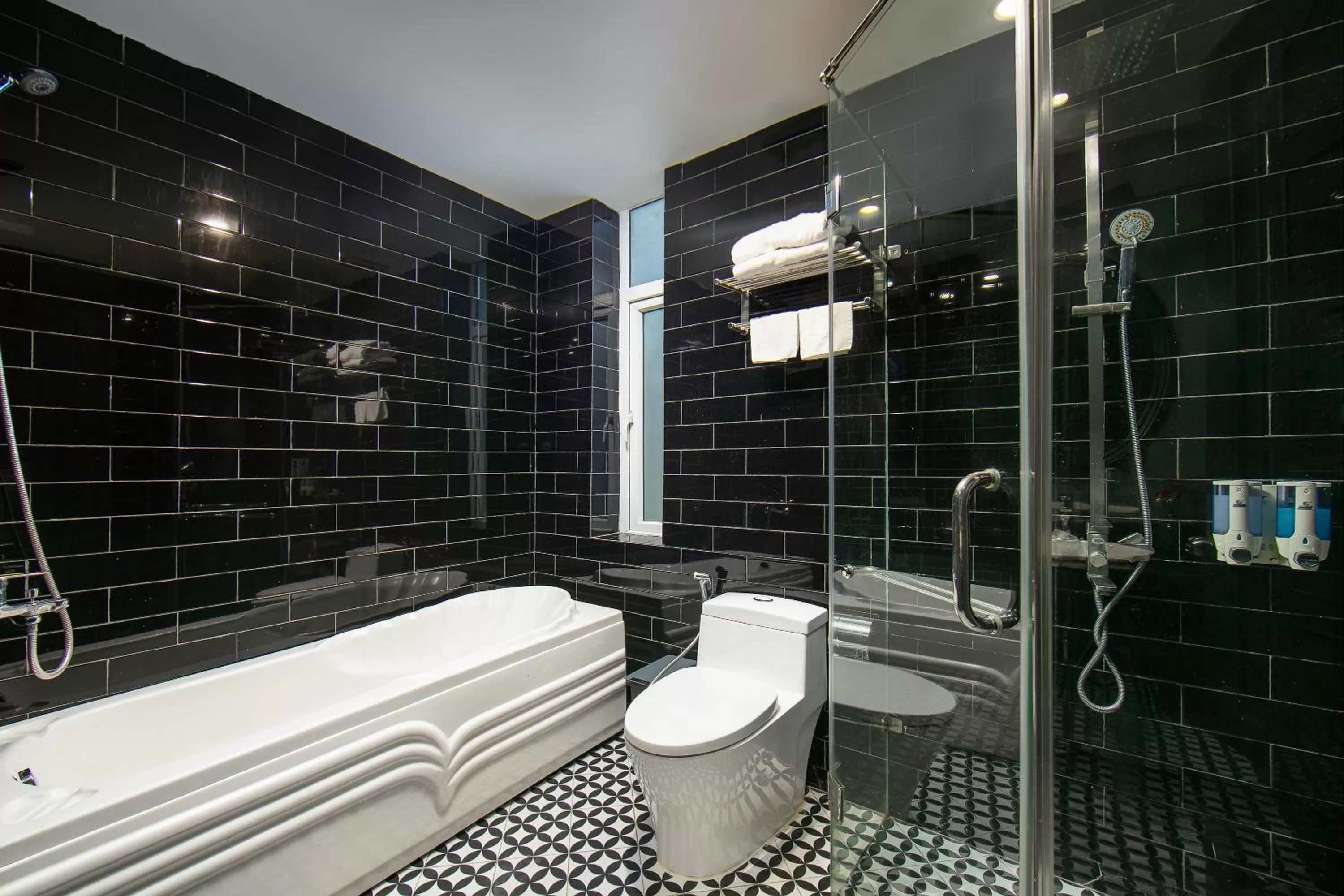 Shower, Bathroom in La Selva Premium Hotel