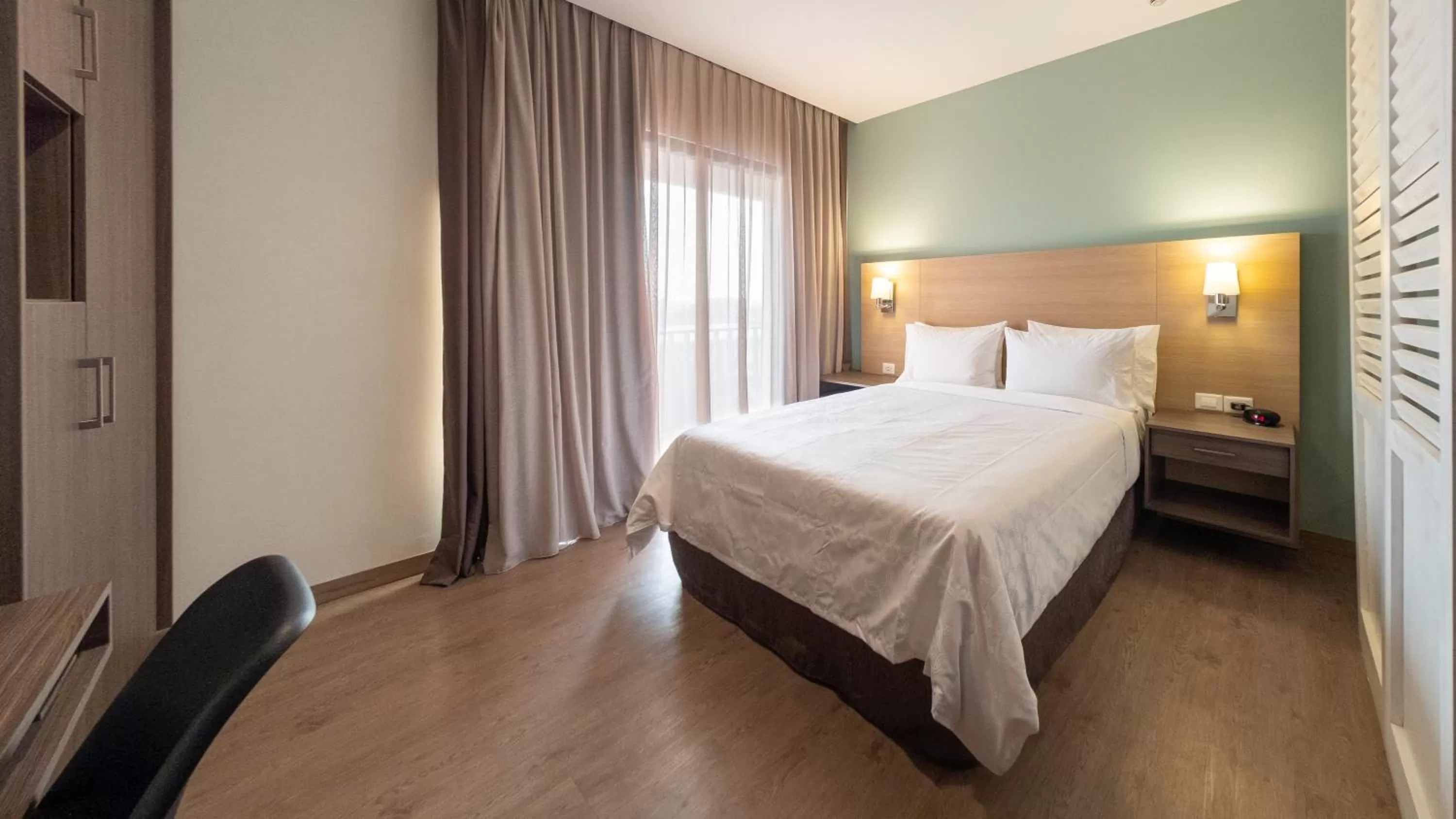 Photo of the whole room, Bed in Staybridge Suites - Villahermosa Tabasco by IHG