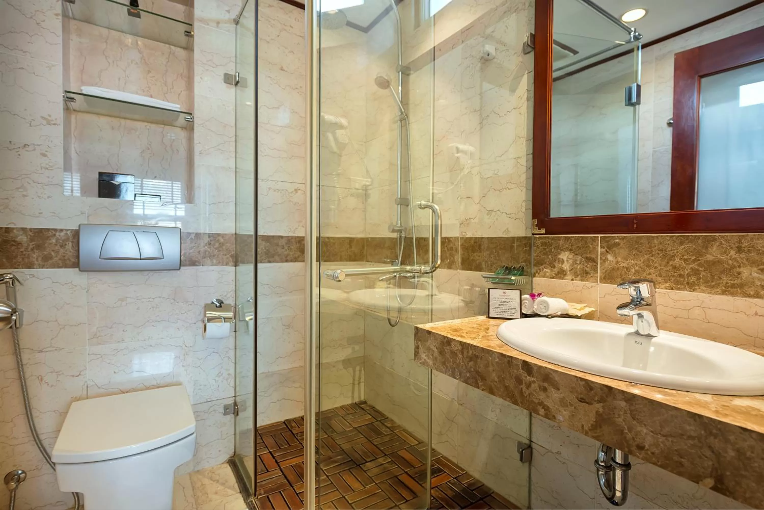 Bathroom in Hanoi E Central Luxury Hotel & Restaurant