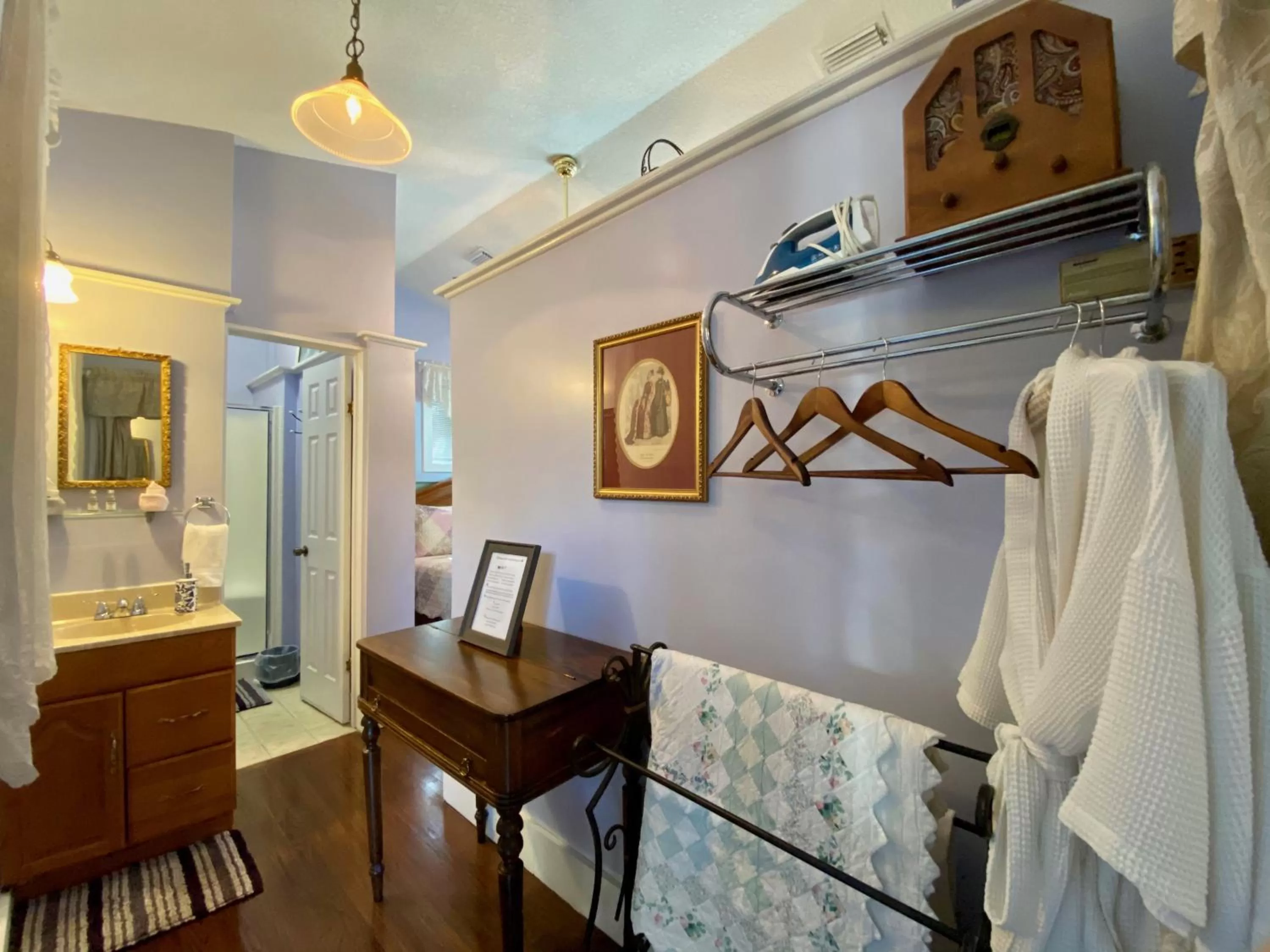 Decorative detail in Penny Farthing Inn