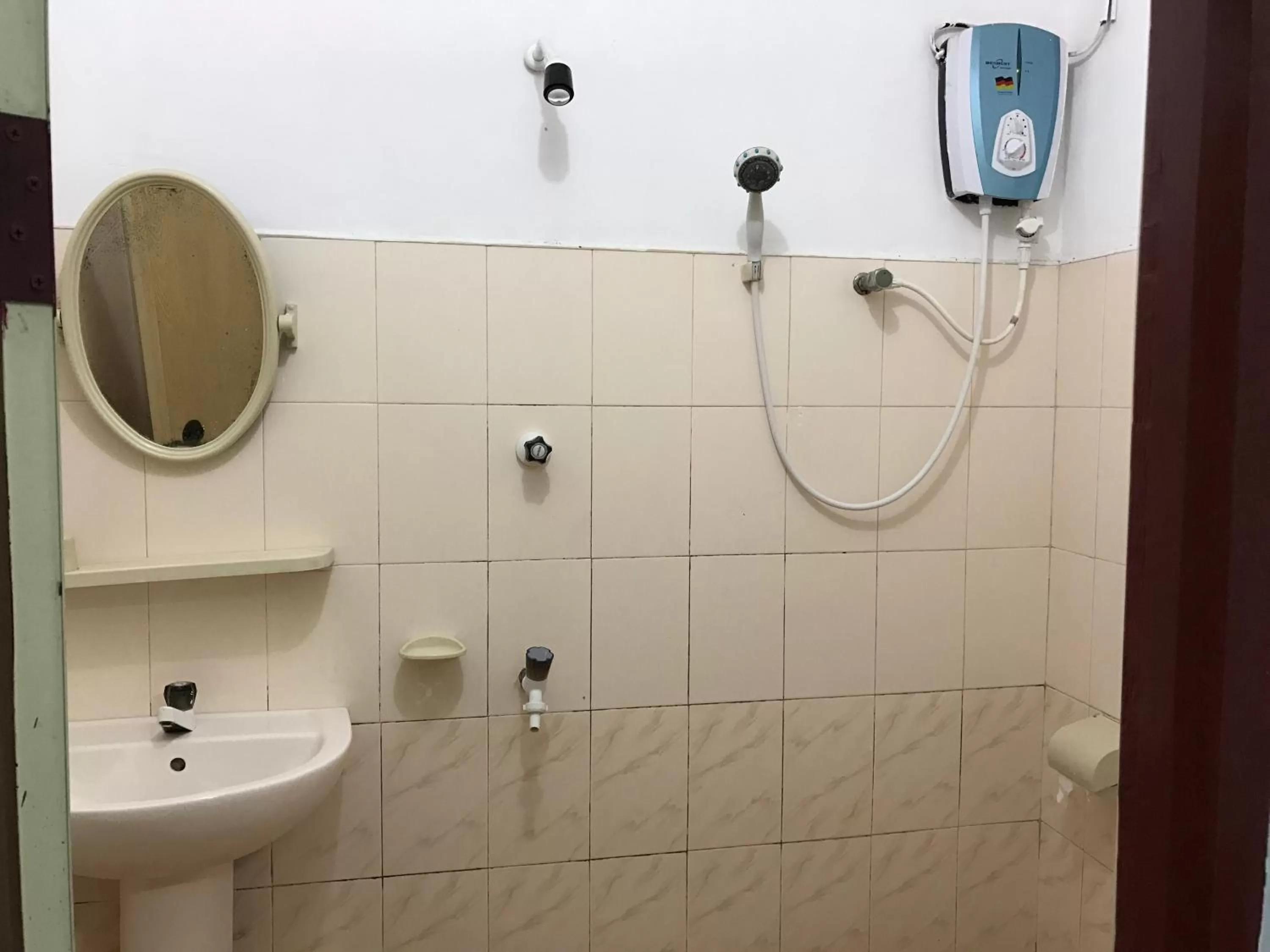 Bathroom in Gnaanams Hotel and Restaurant