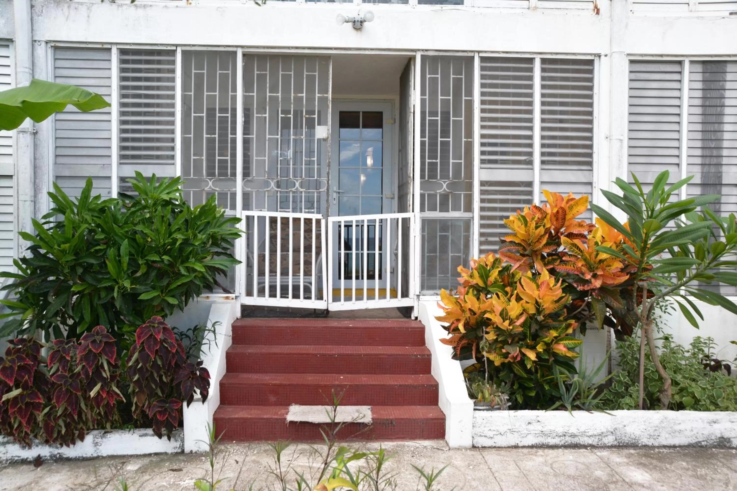 Patio in Seacastles by the beach/pool