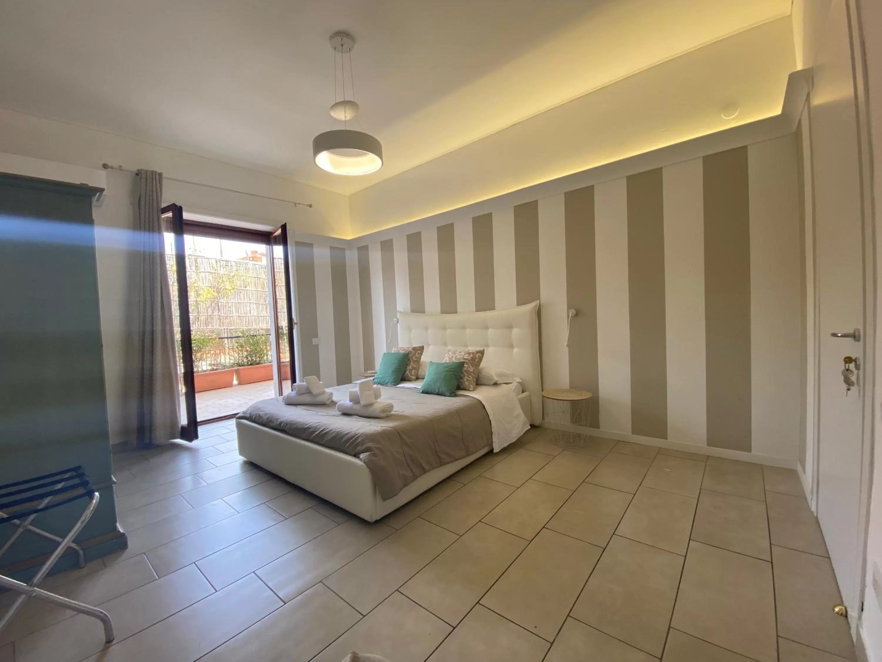 Photo of the whole room, Bed in Lemon Rooms Sorrento