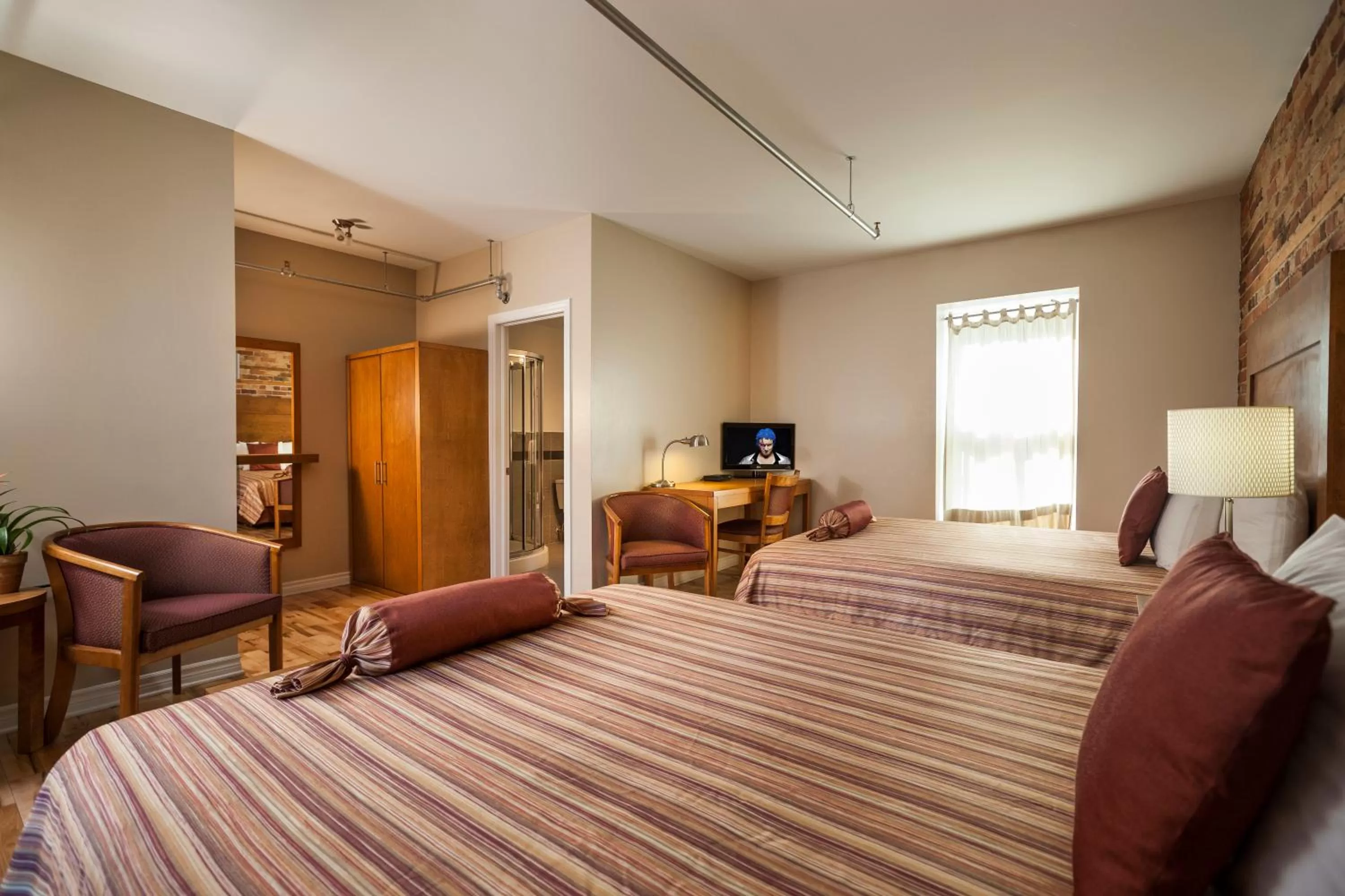 Bed in Hotel Quartier des Spectacles