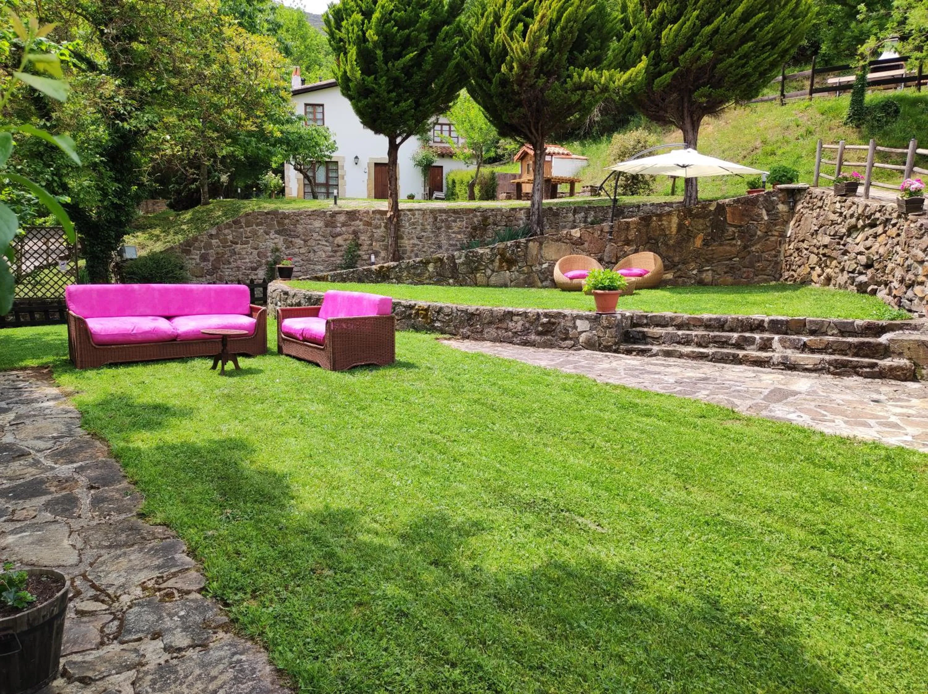 Garden in Viviendas Rurales El Covaju