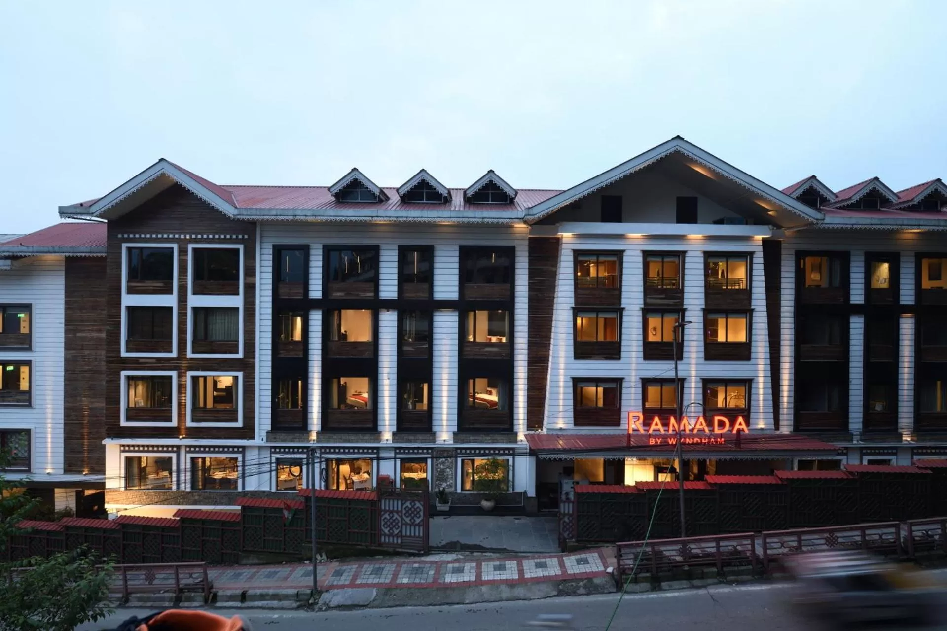 Ramada by Wyndham Gangtok Hotel & Casino Golden