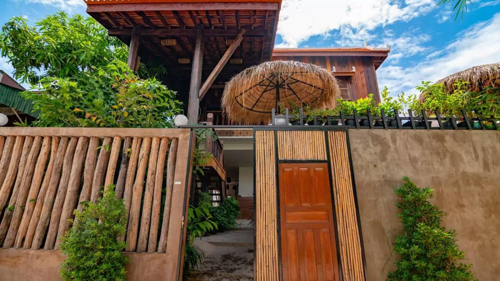 Patio in Mango Kesararam