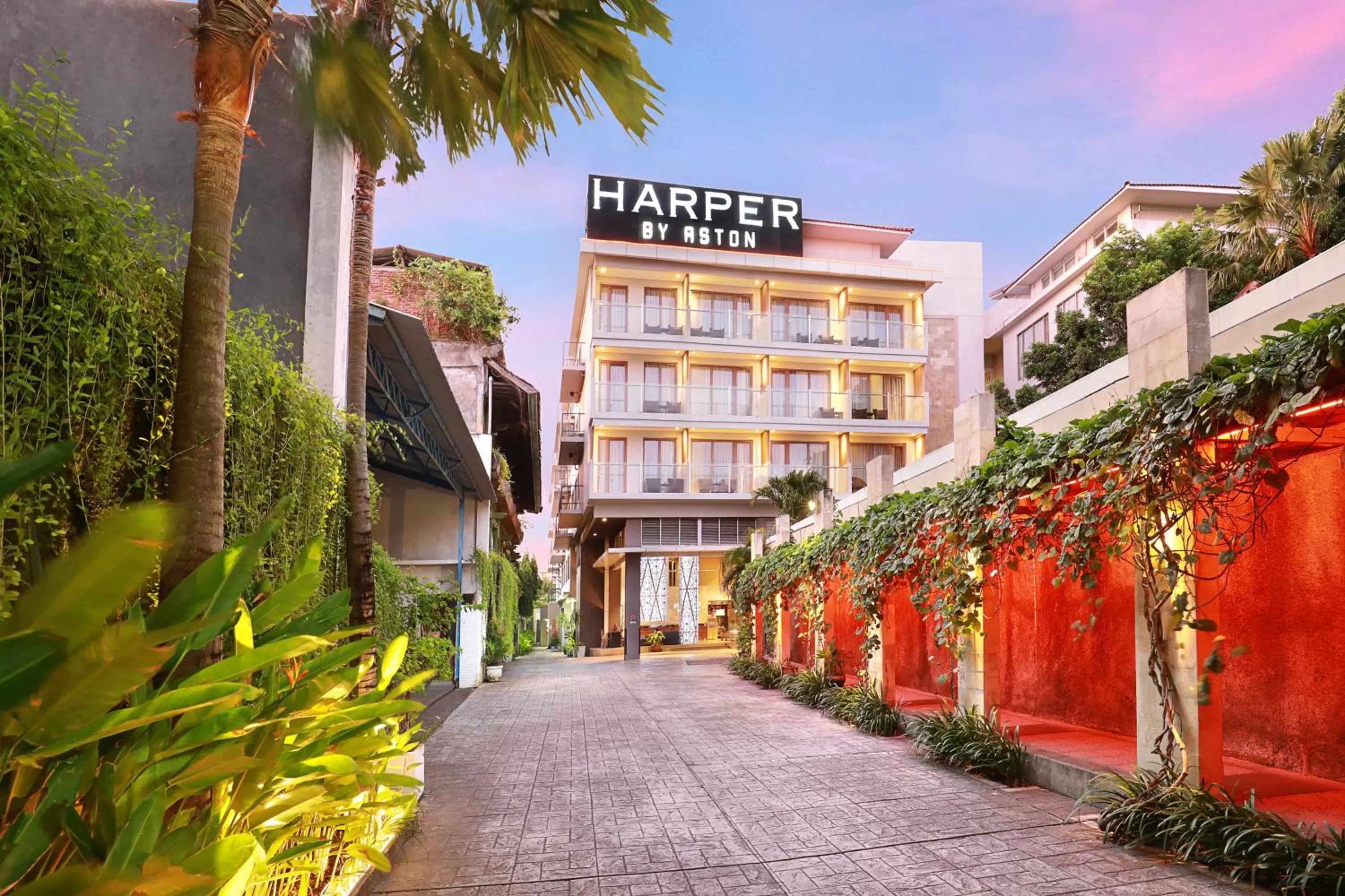 Facade/entrance in Harper Kuta Hotel by ASTON
