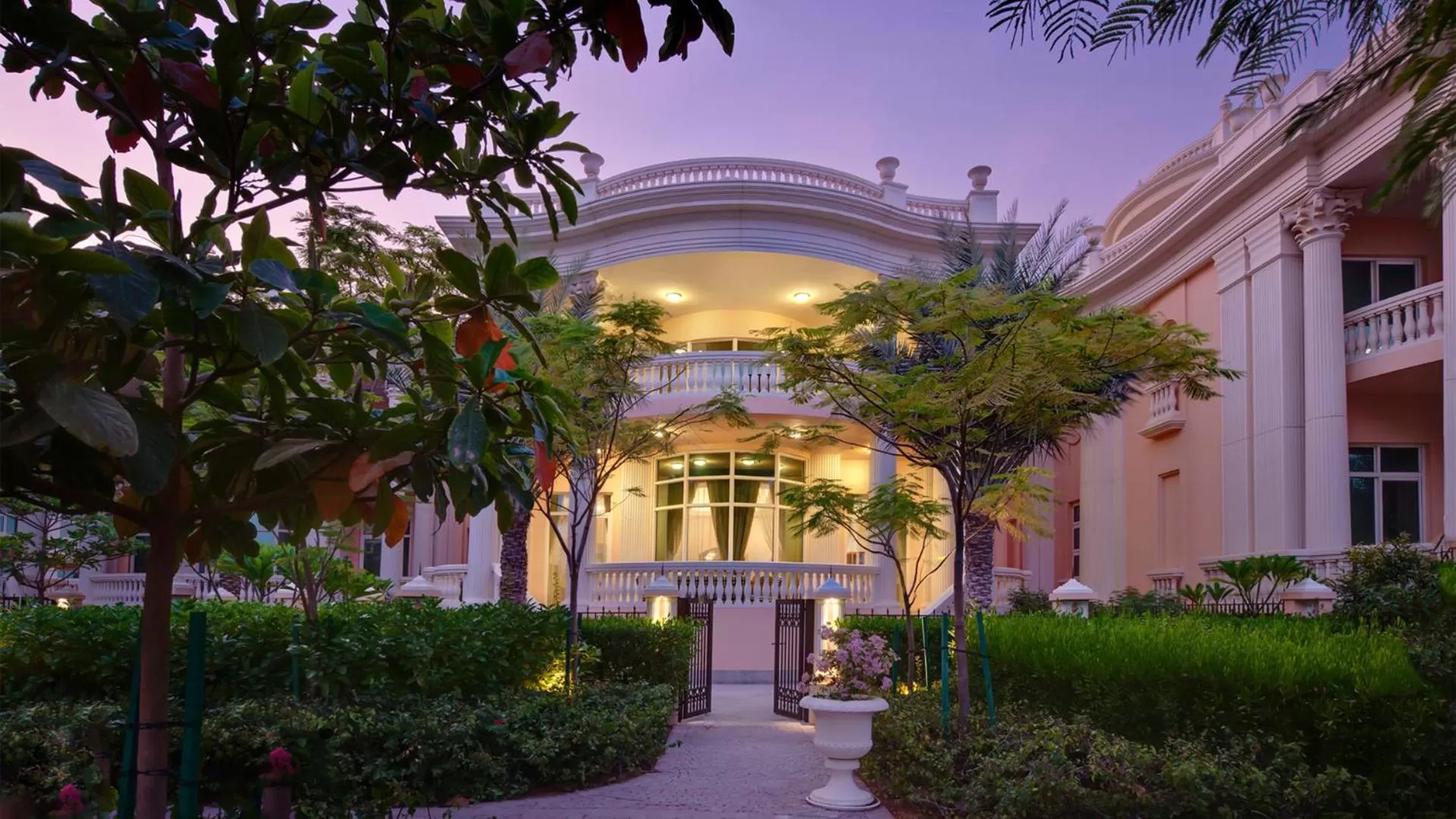 Facade/entrance in Kempinski Hotel & Residences Palm Jumeirah