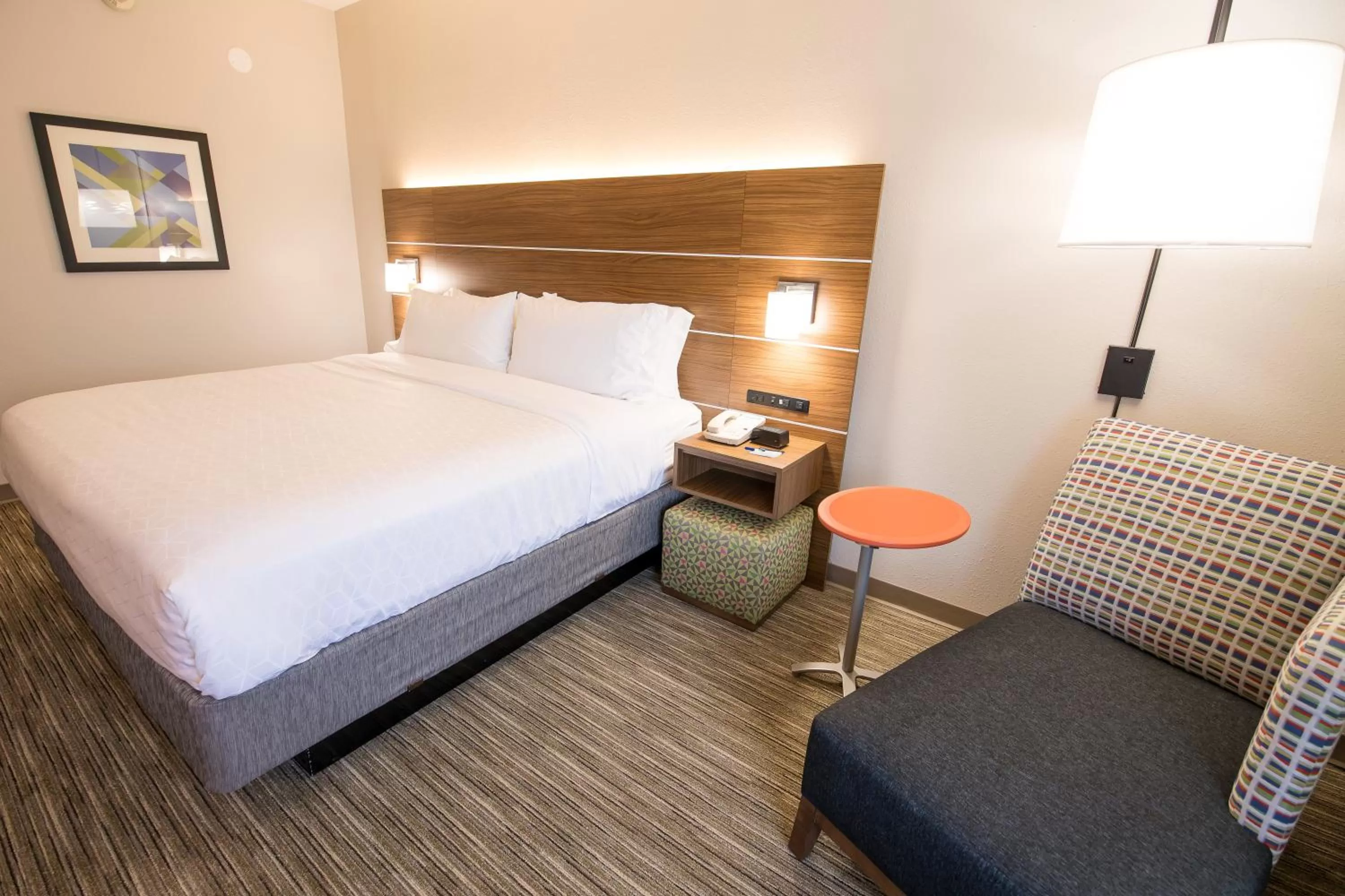 Photo of the whole room, Bed in Holiday Inn Express Atlanta-Stone Mountain by IHG