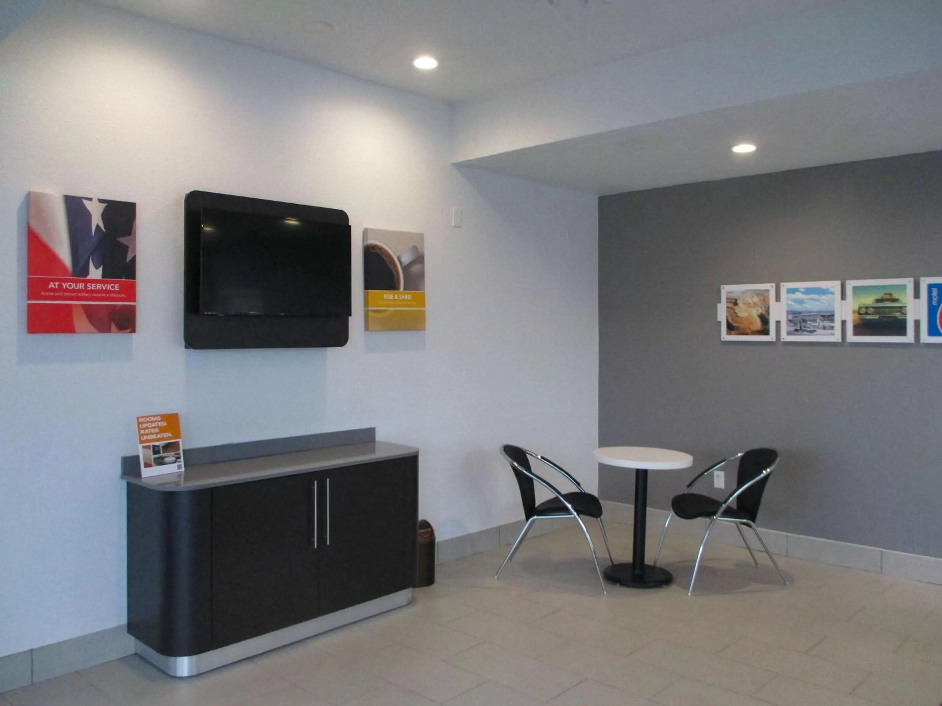 Communal lounge/ TV room in Motel 6-Chilhowie, VA