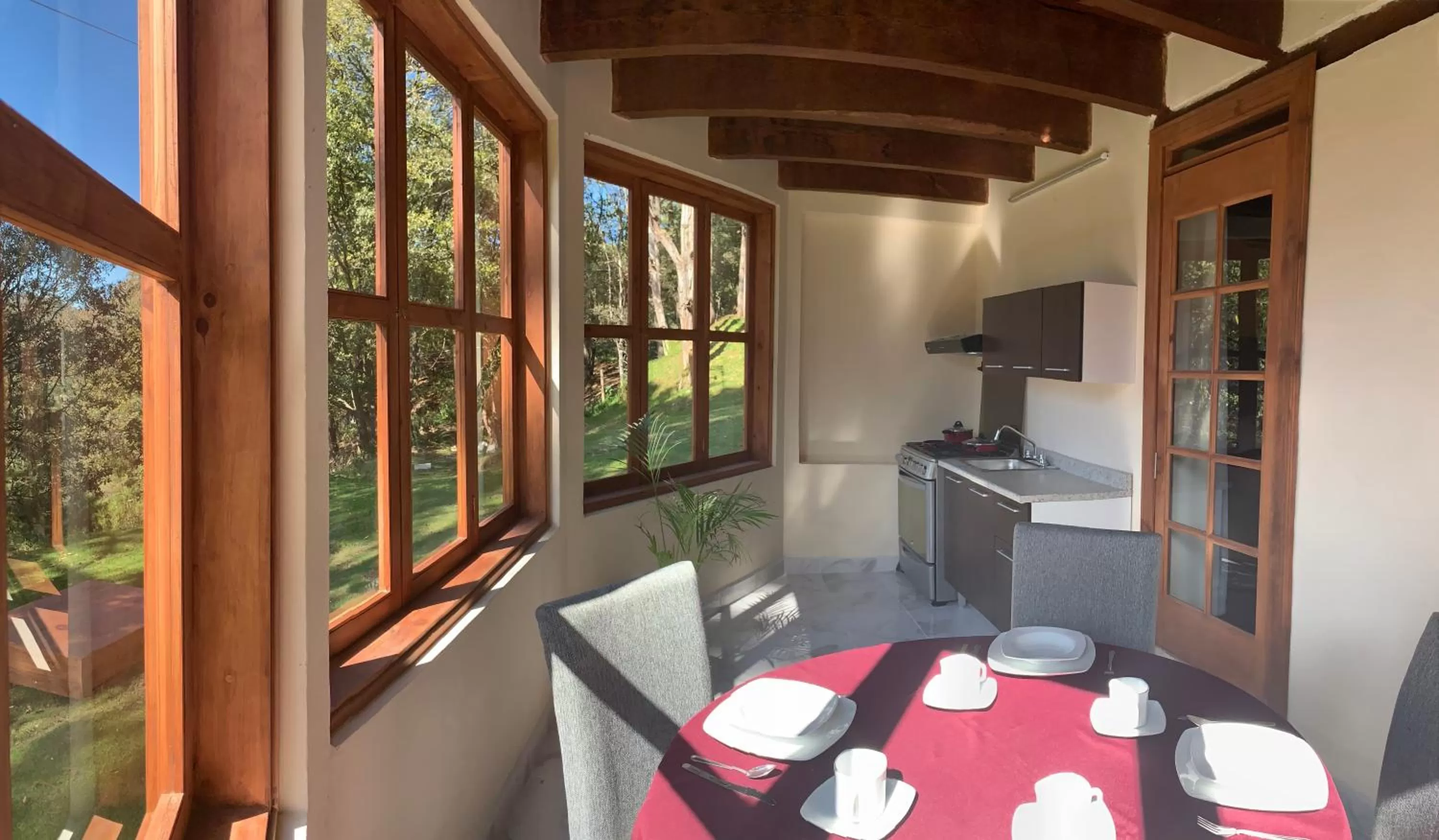 Dining area in CORTIJO LA CASONA & Bungalow al Pie de la Montaña