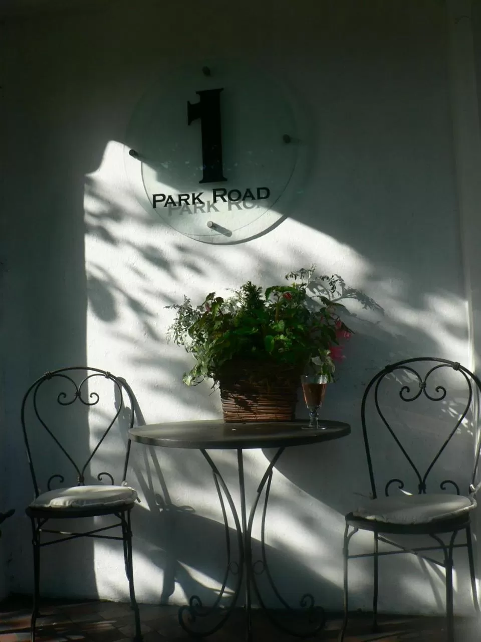 Facade/entrance in 1 Park Road