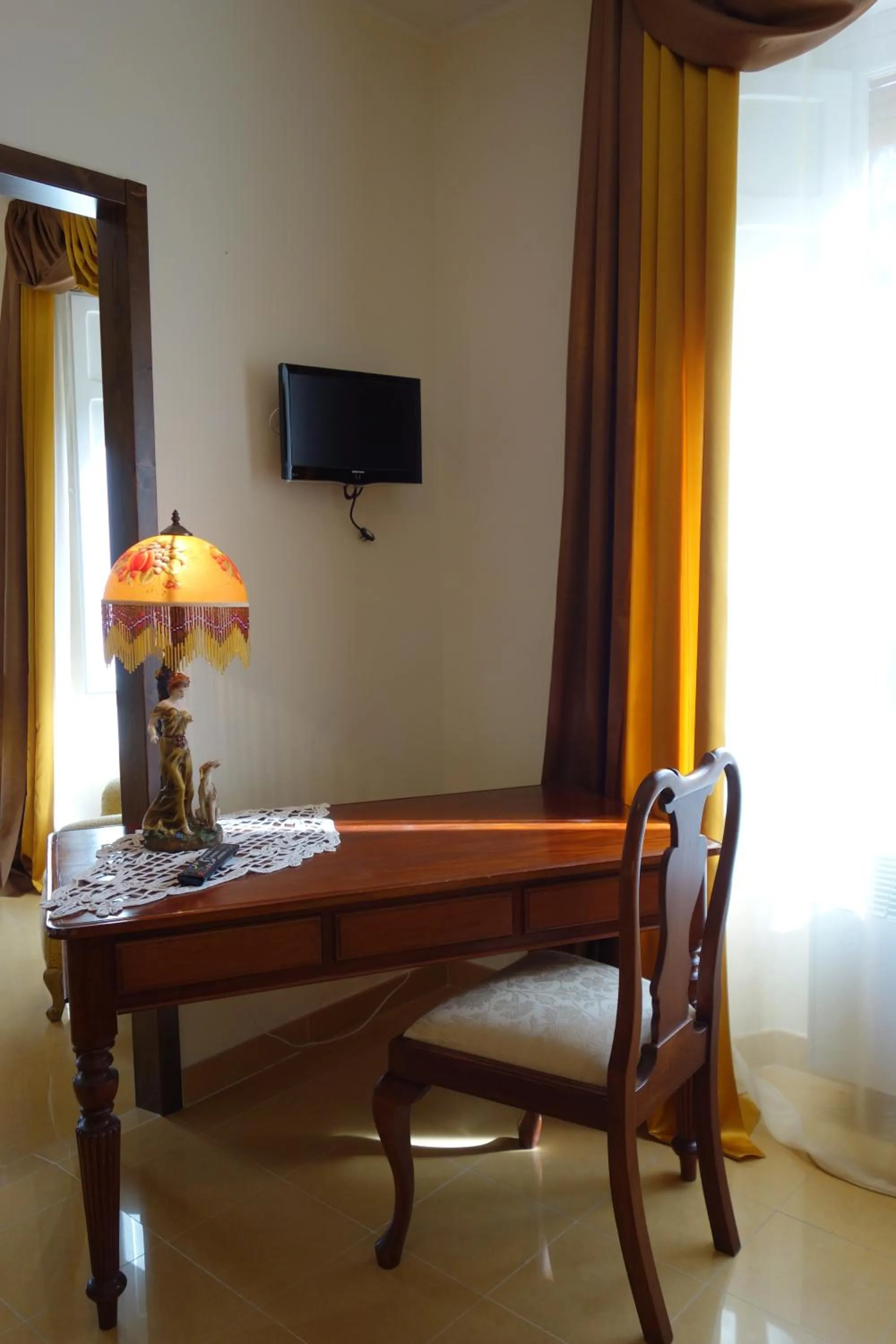 Seating area in Hotel Roma