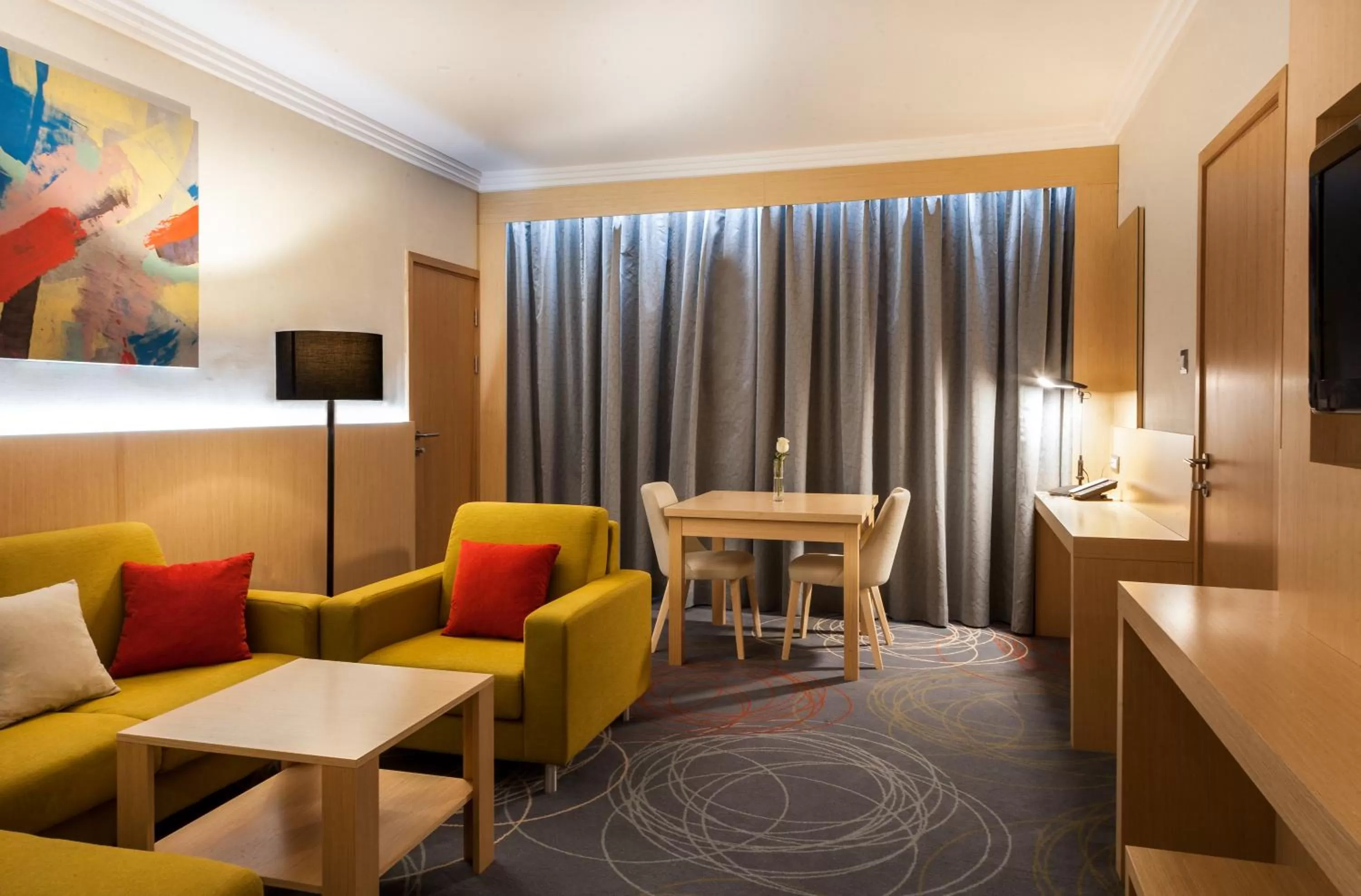 Living room in Mövenpick Hotel Amman