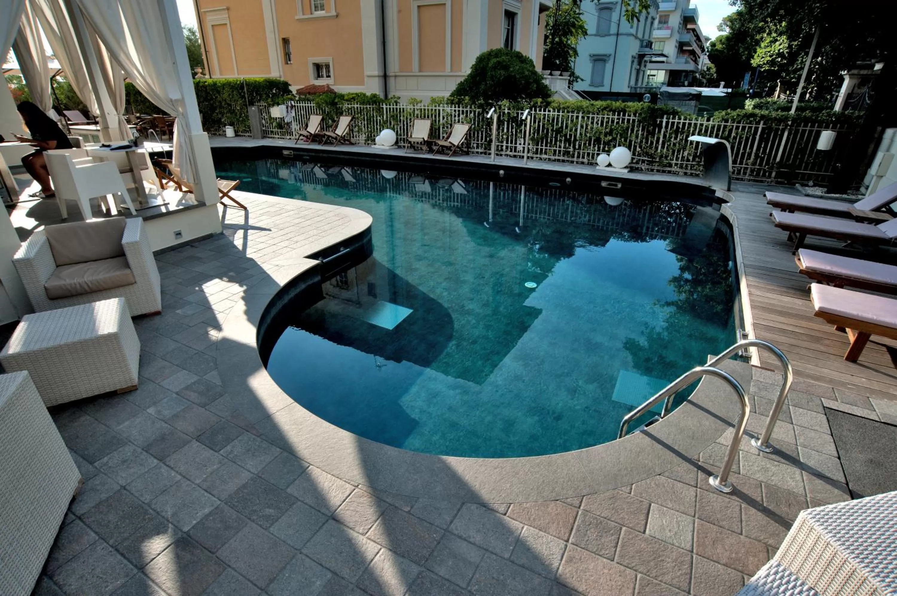 Swimming pool in Le Rose Spa Hotel