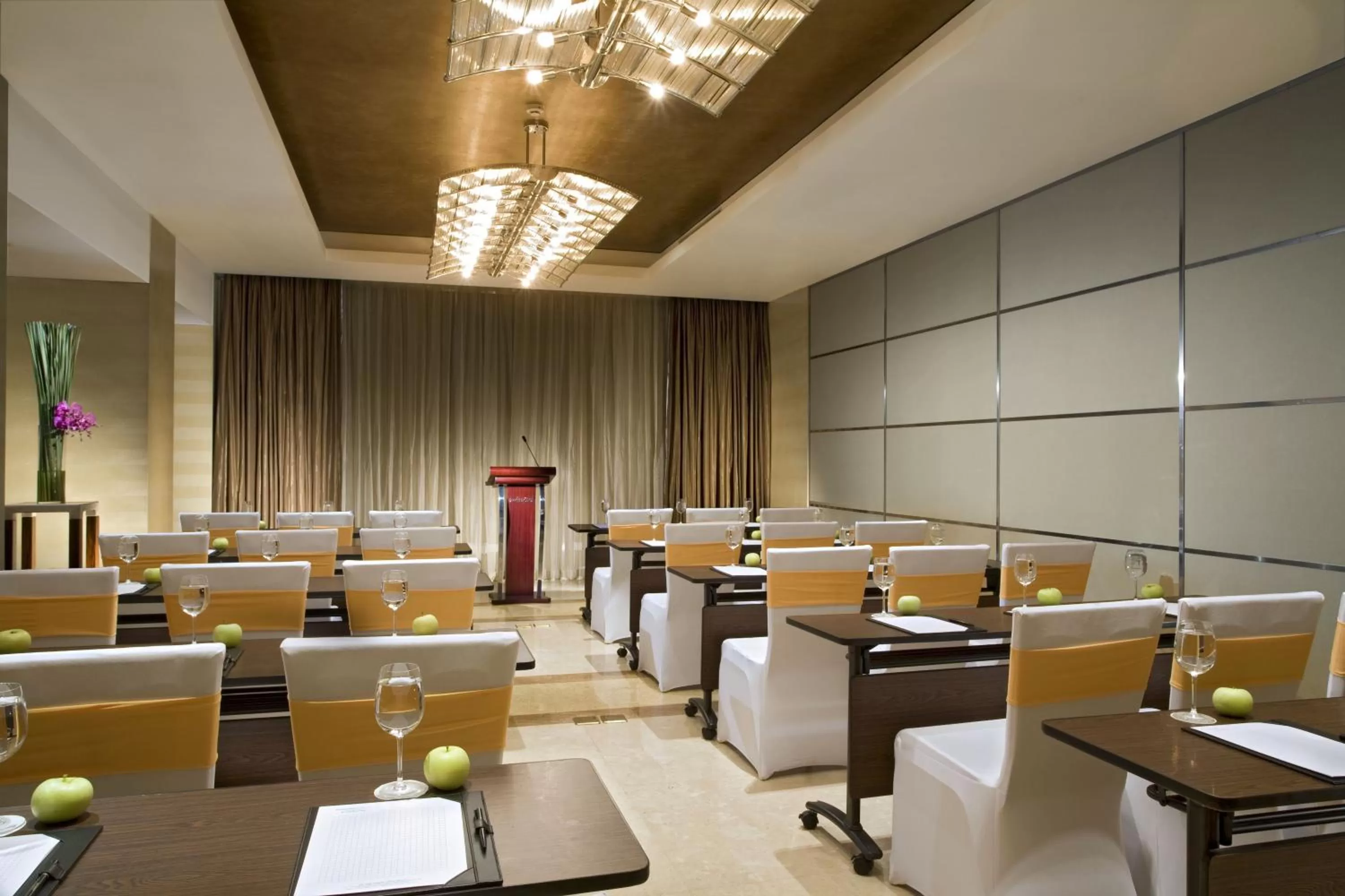 Business facilities in Swissotel Foshan, Guangdong