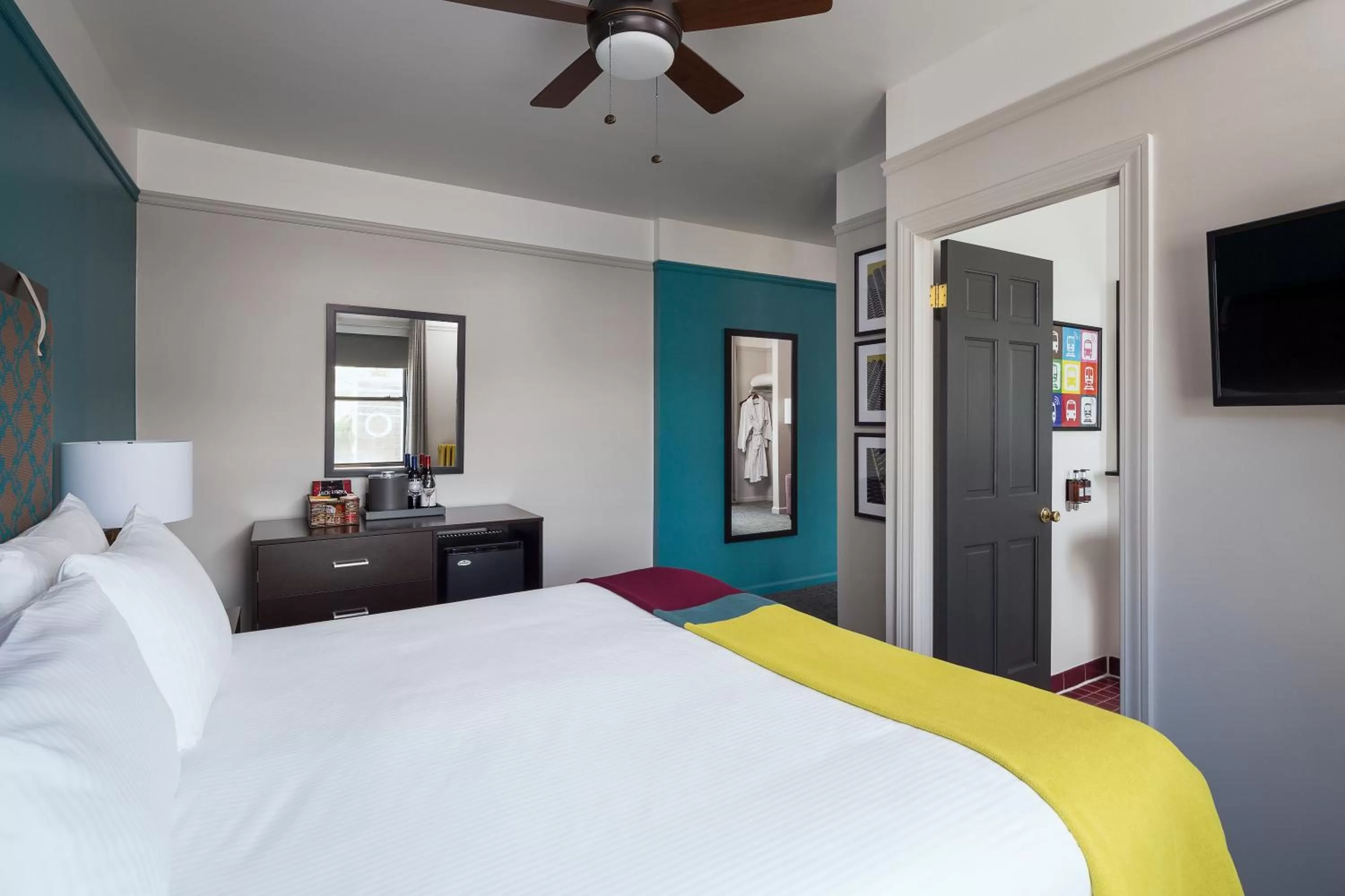 Bedroom, Bed in City Suites Hotel