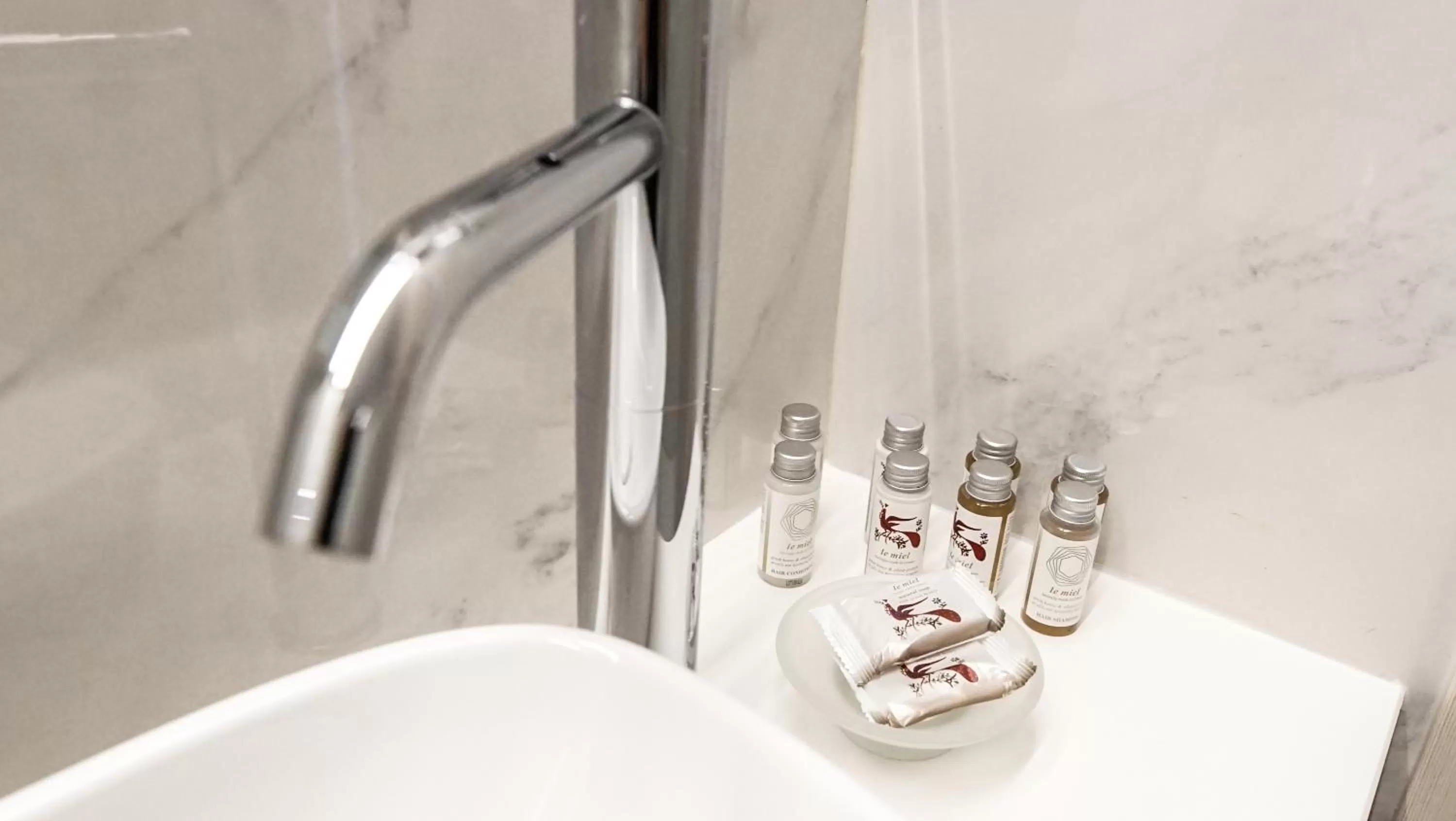 Bathroom in Athens Cypria Hotel