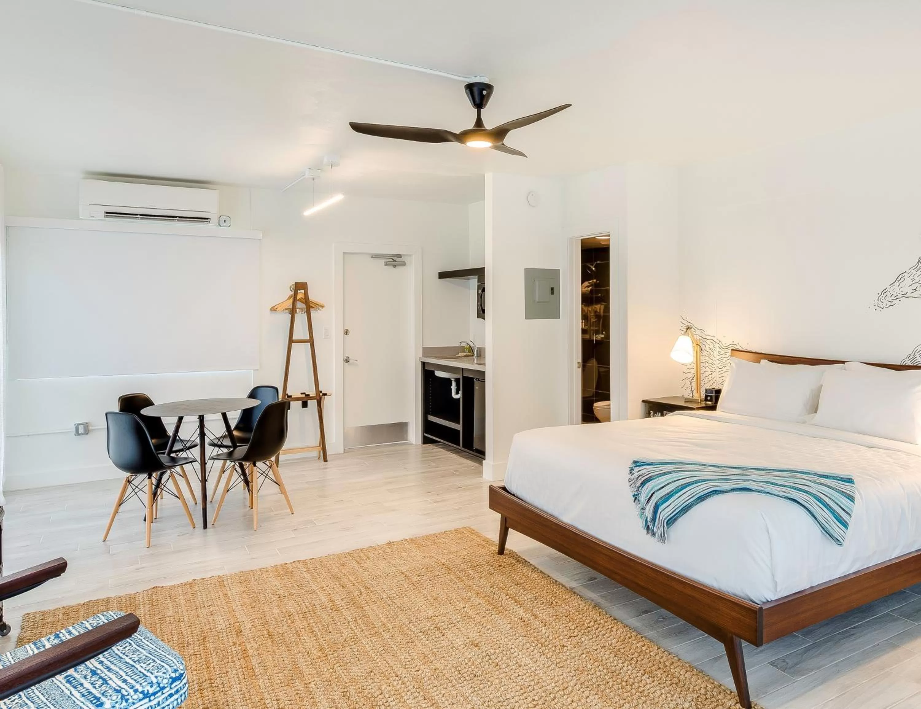 TV and multimedia, Bed in Plunge Beach Resort