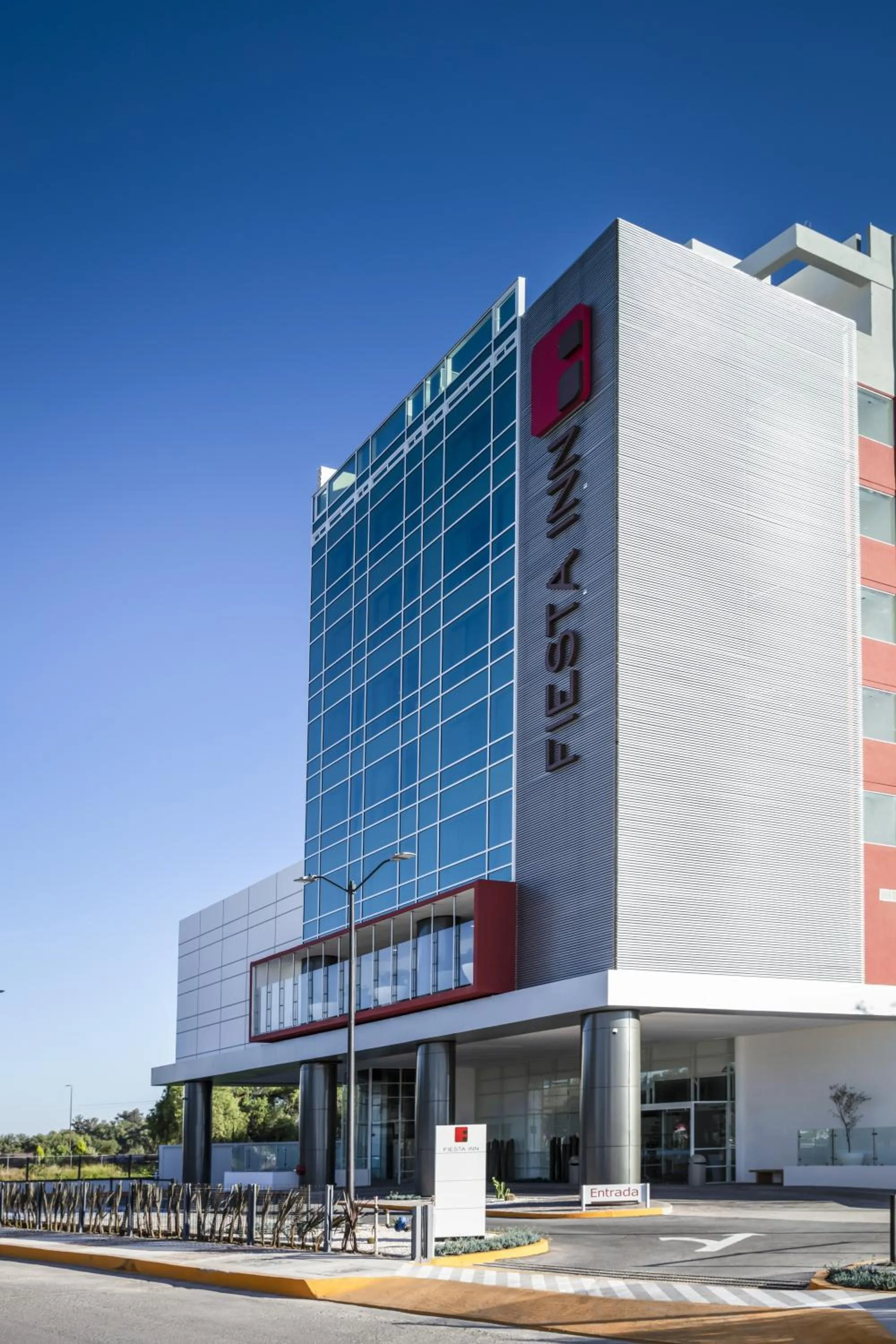 Property building in Fiesta Inn Celaya Galerias