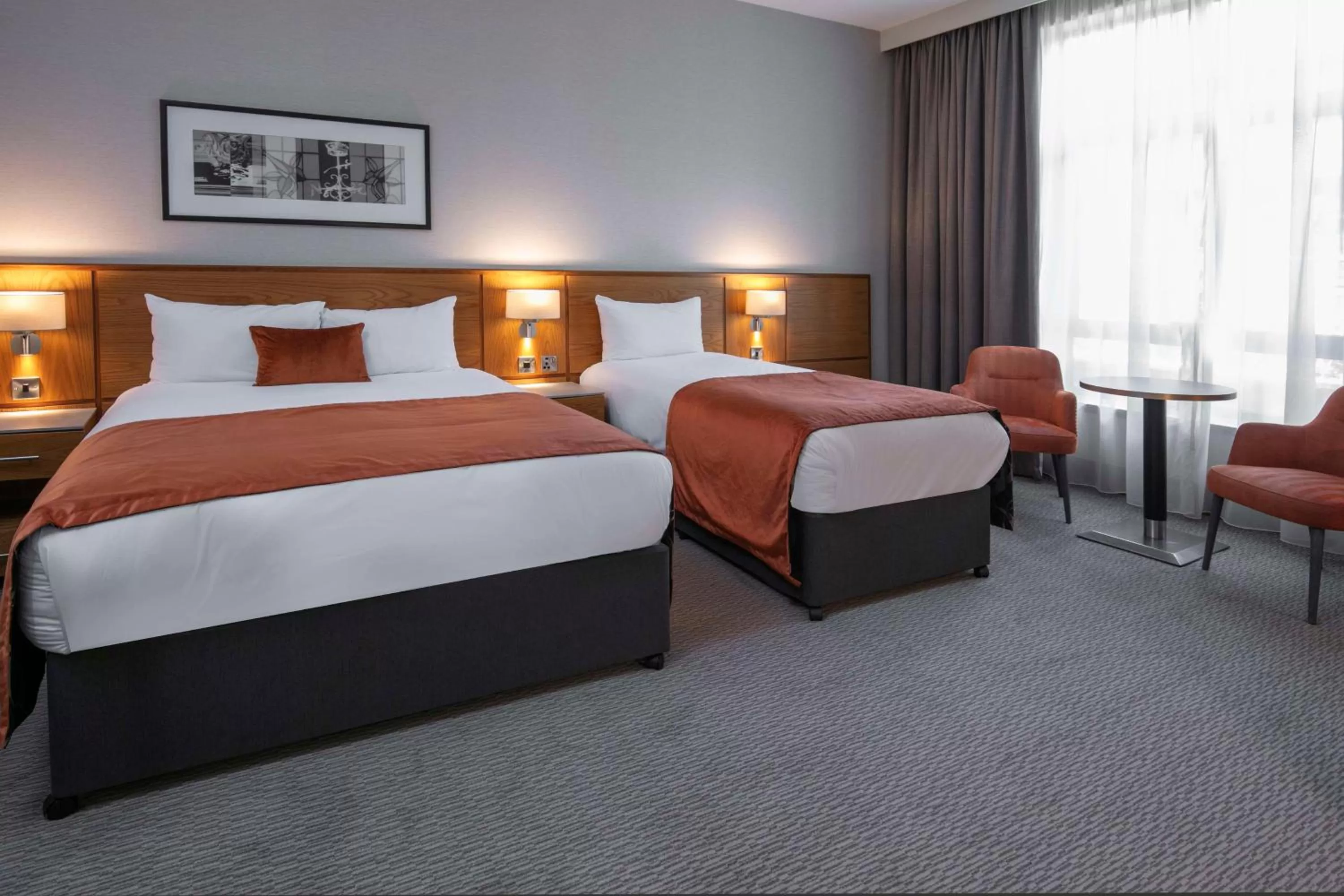 Bedroom, Bed in The Crown London, WorldHotels Distinctive