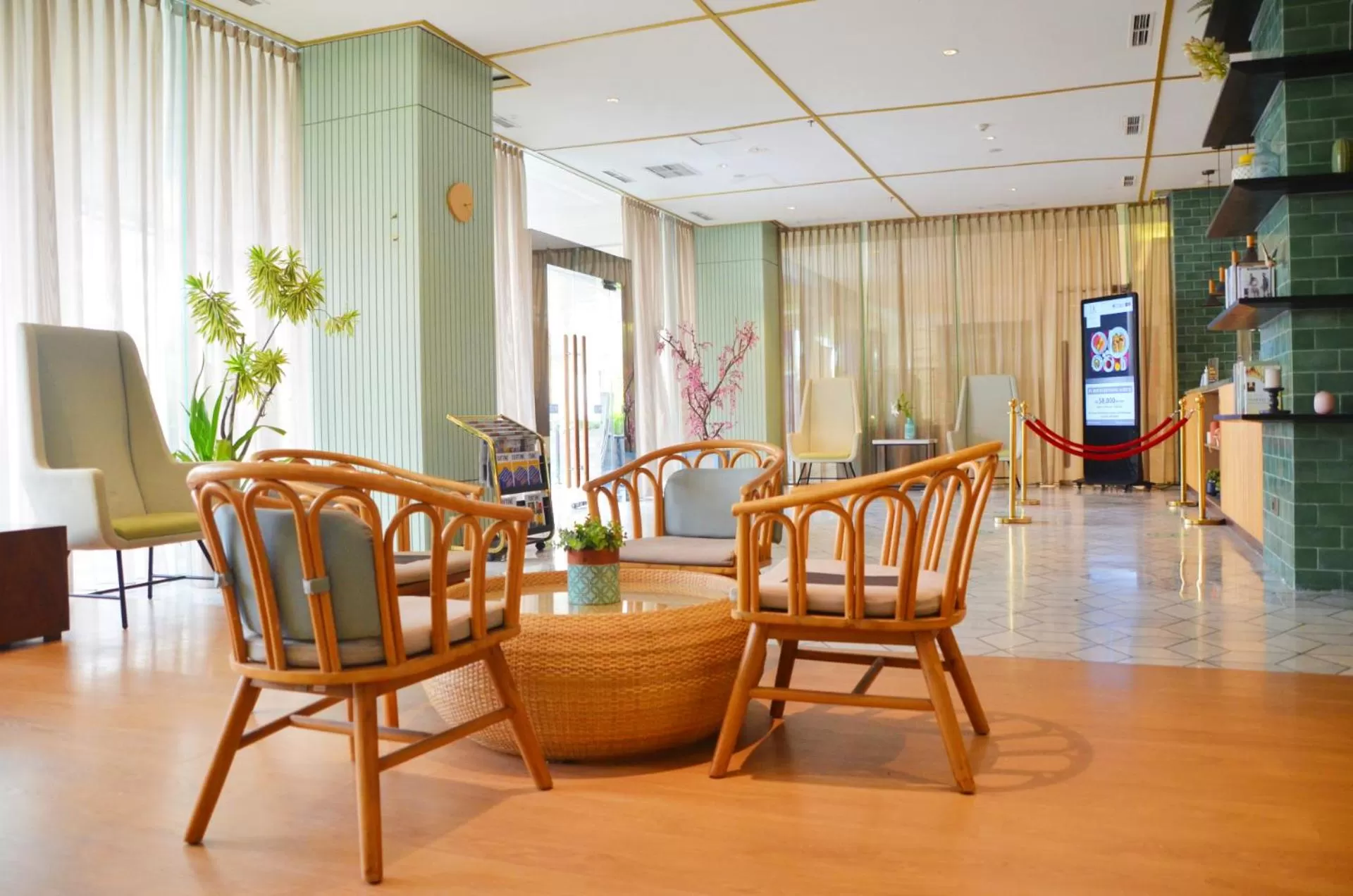Lobby or reception in Louis Kienne Hotel Pemuda