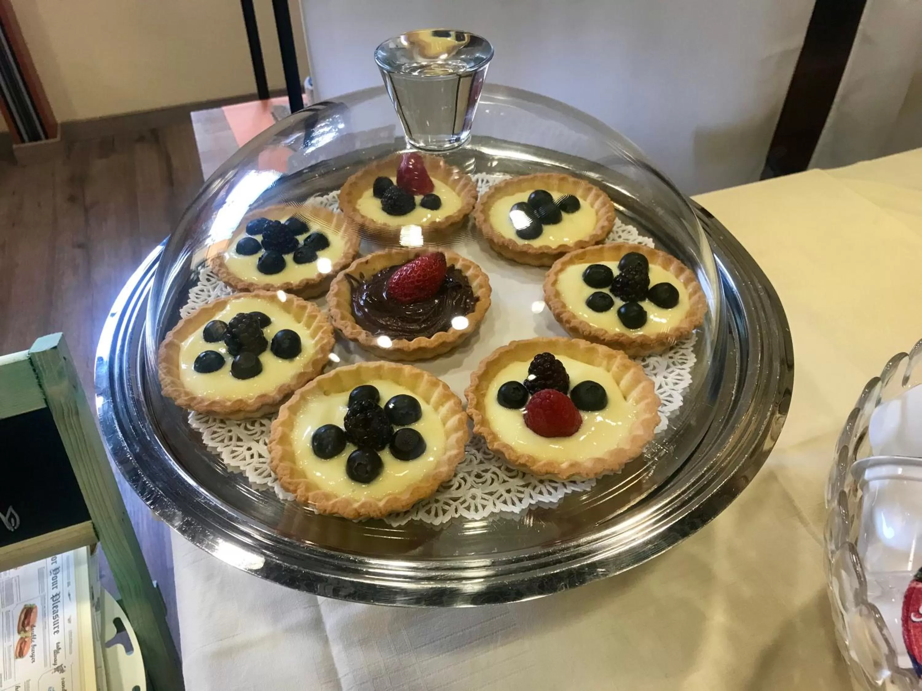 Buffet breakfast in MiHotel