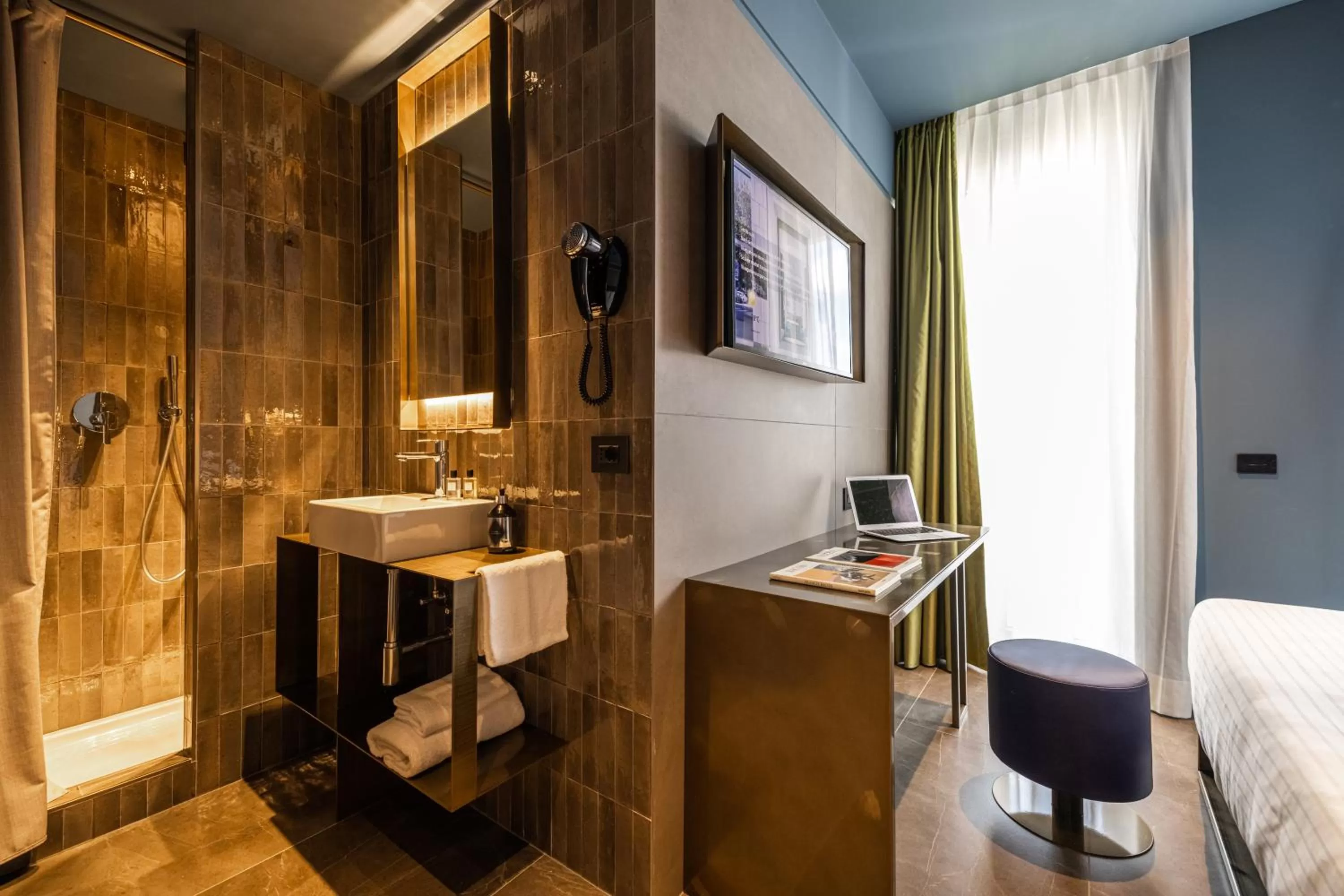 Bathroom, Bed in HD8 Hotel Milano
