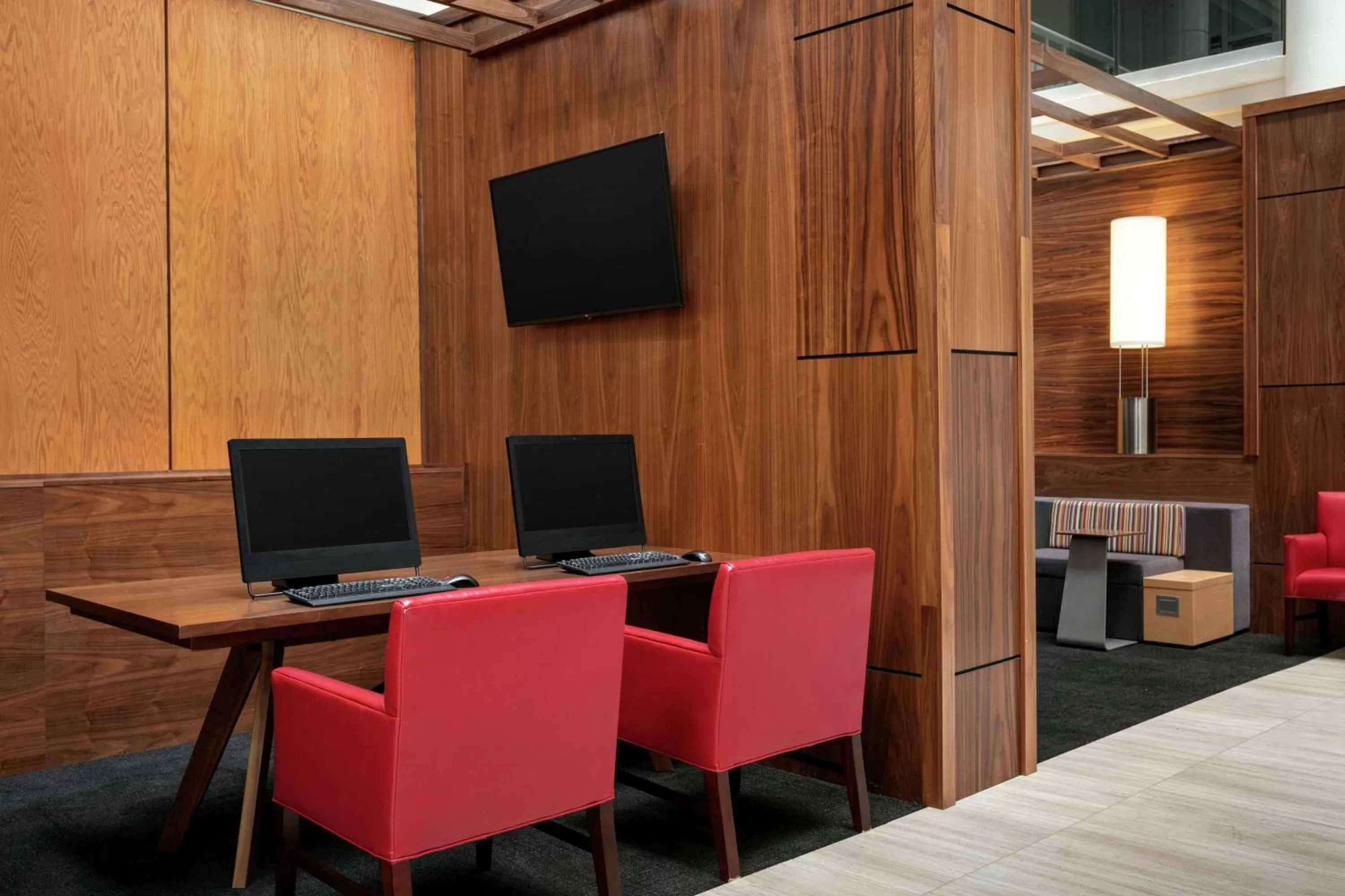 Business facilities in Embassy Suites by Hilton Richmond