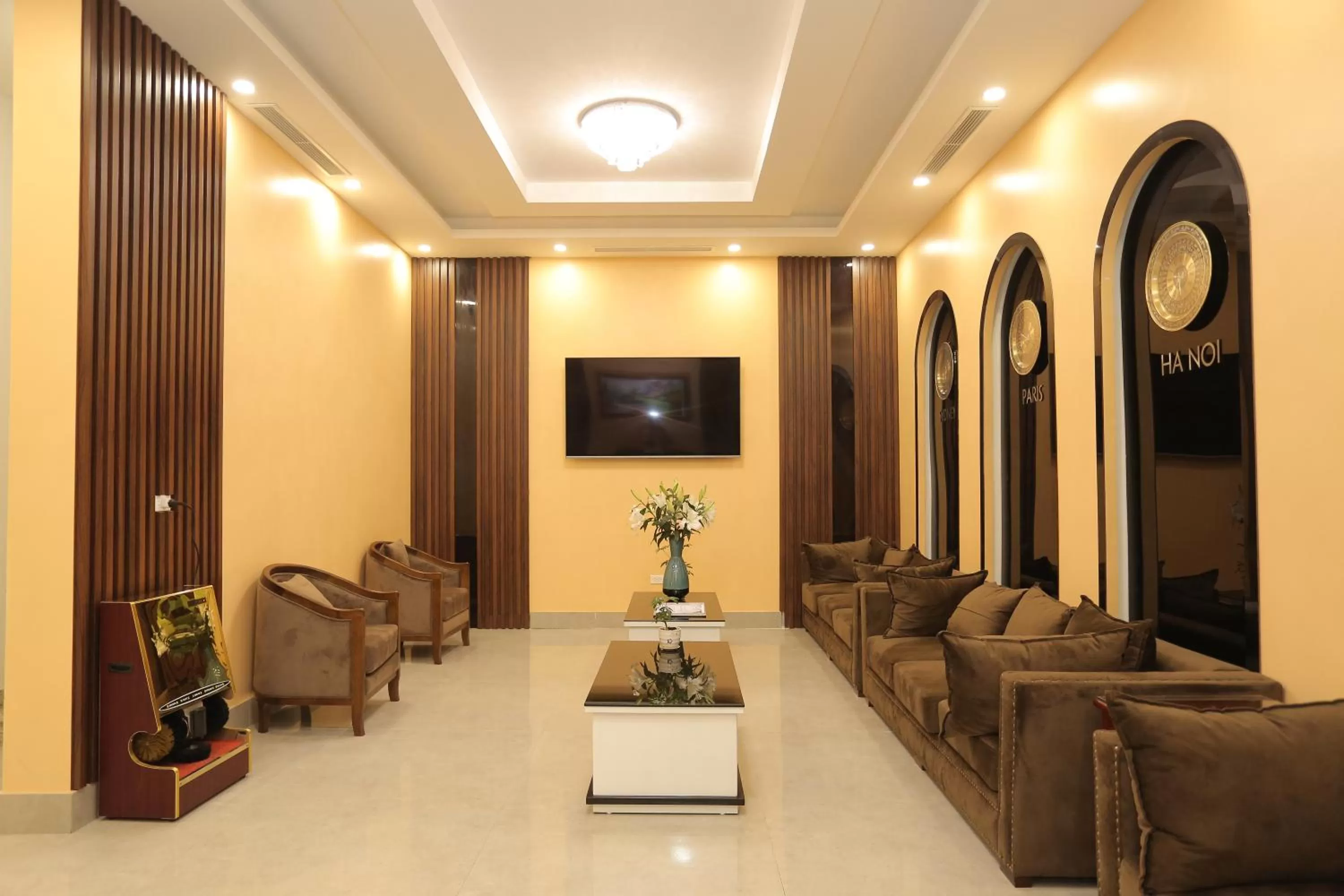 Communal lounge/ TV room in MOMALI Hotel Ninh Binh