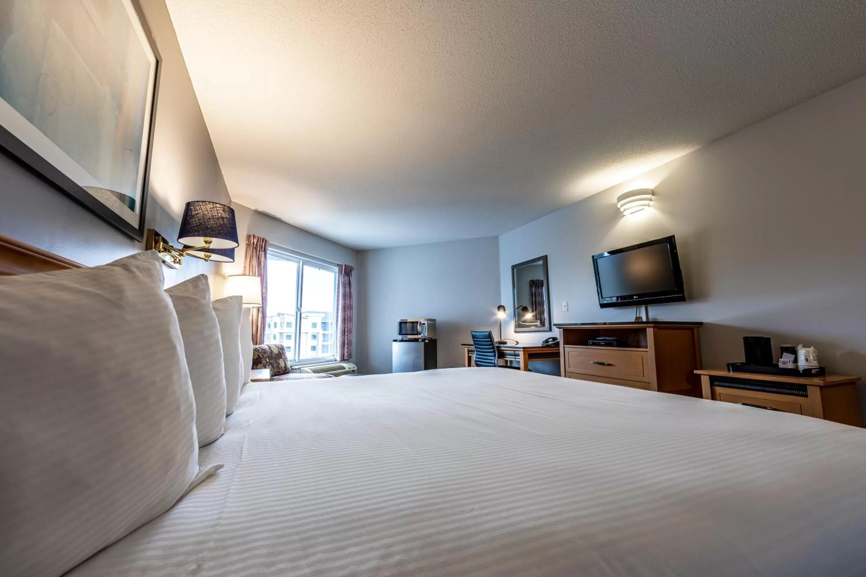 Standard King Room - Non-Smoking  in Travelodge by Wyndham Parksville