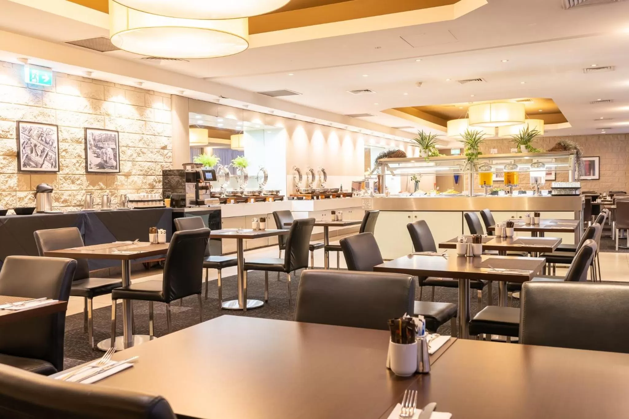 Restaurant/places to eat in Holiday Inn Parramatta by IHG