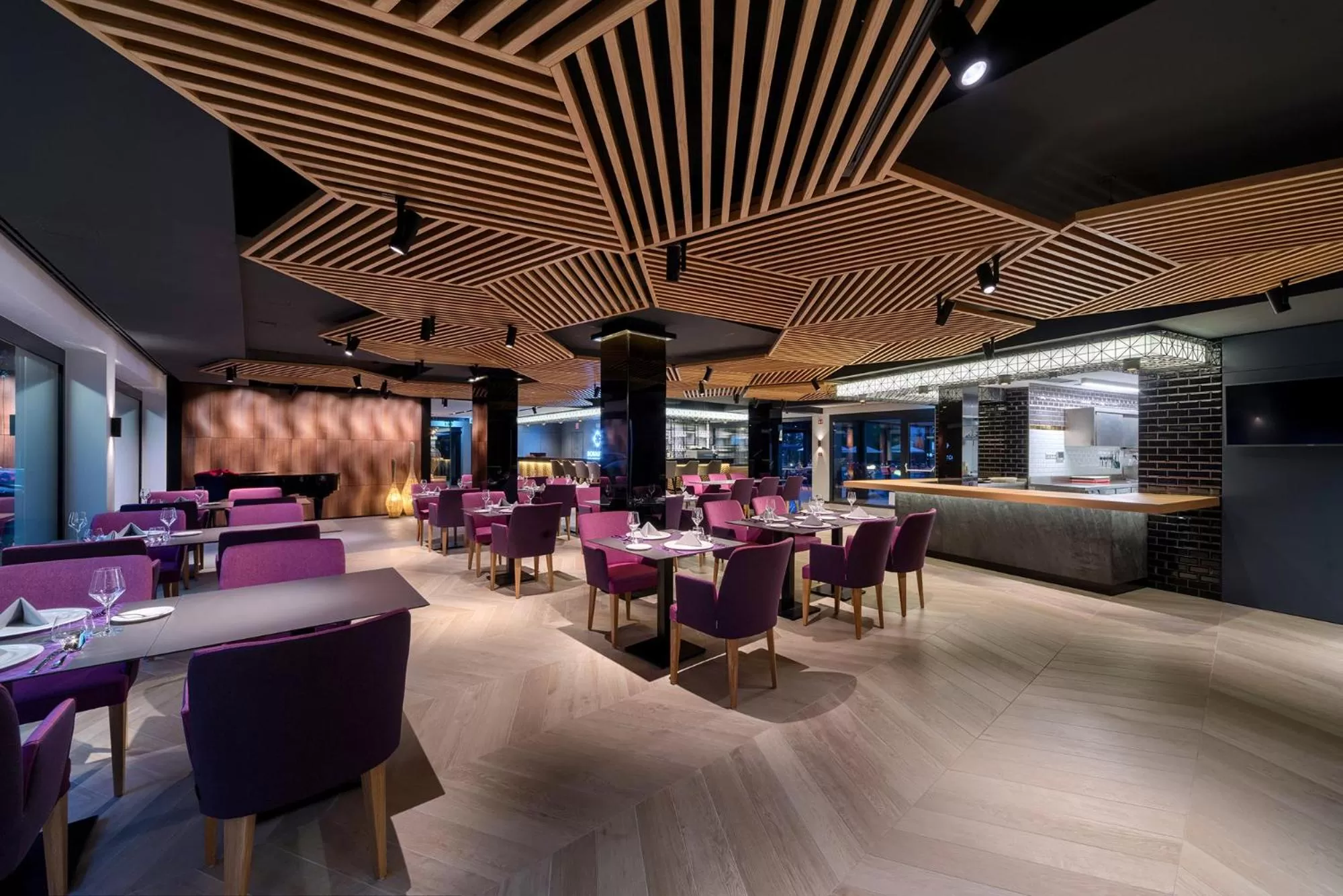 Restaurant/places to eat in Donautica Hotel & Restaurant