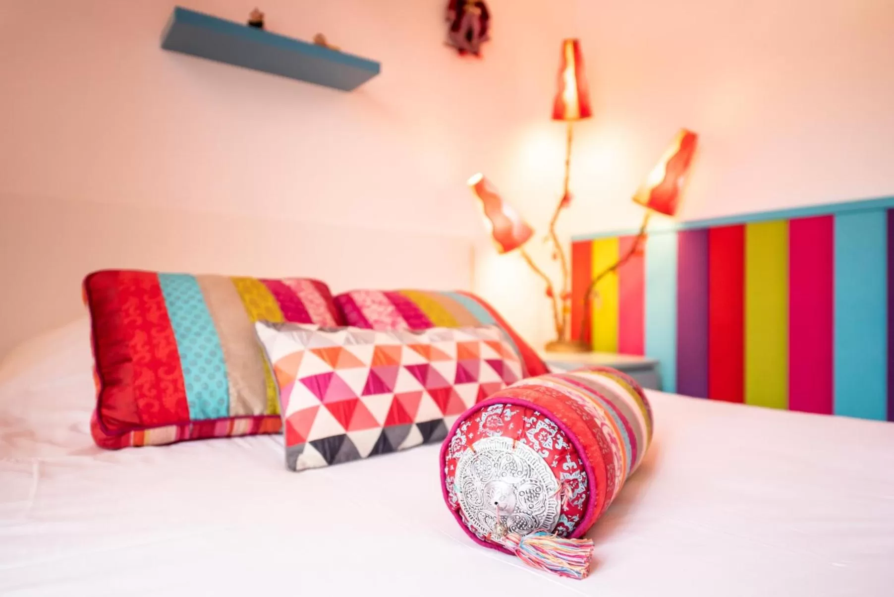 Decorative detail, Bed in VILLA ZENITH Hostel - LA MAISON