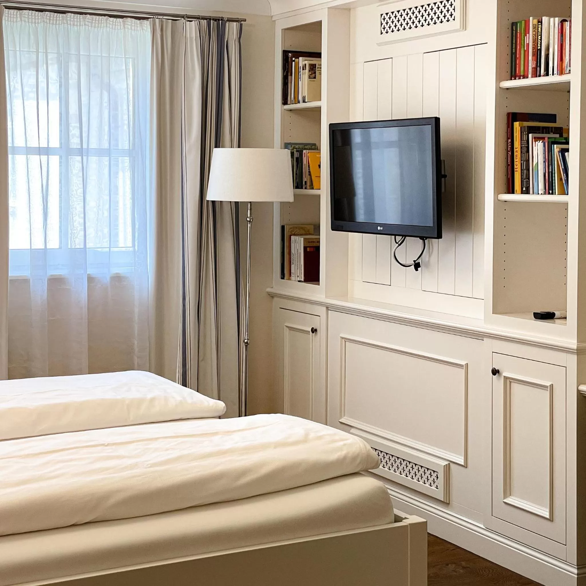 Photo of the whole room, Bed in Hotel-Restaurant Anne-Sophie