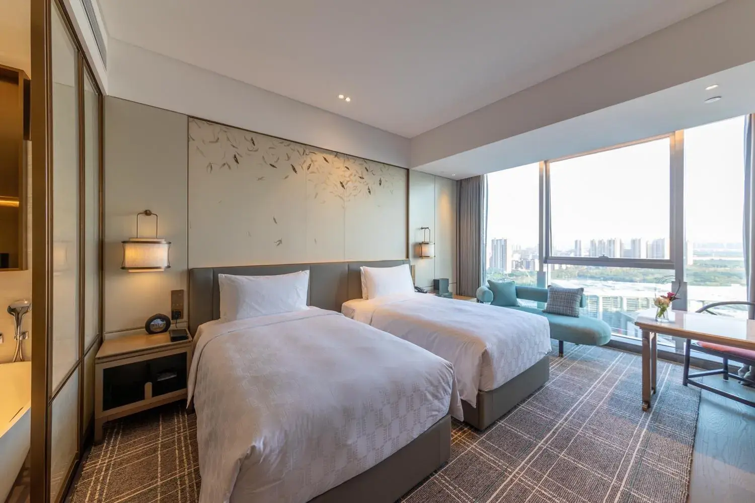 High Floor Standard Twin Room in HUALUXE Xi'an Chanba by IHG-西安浐灞华邑酒店-Near Xi'an International Convention Exhibition Center and Shopping mall and The Romantic show of Xi'an-Free Luggage Storage-English Service High Floor Standard Twin Room in HUALUXE Xi'an Chanba by IHG-西安浐灞华邑酒店-Near Xi'an International Convention Exhibition Center and Shopping mall and The Romantic show of Xi'an-Free Luggage Storage-English Service