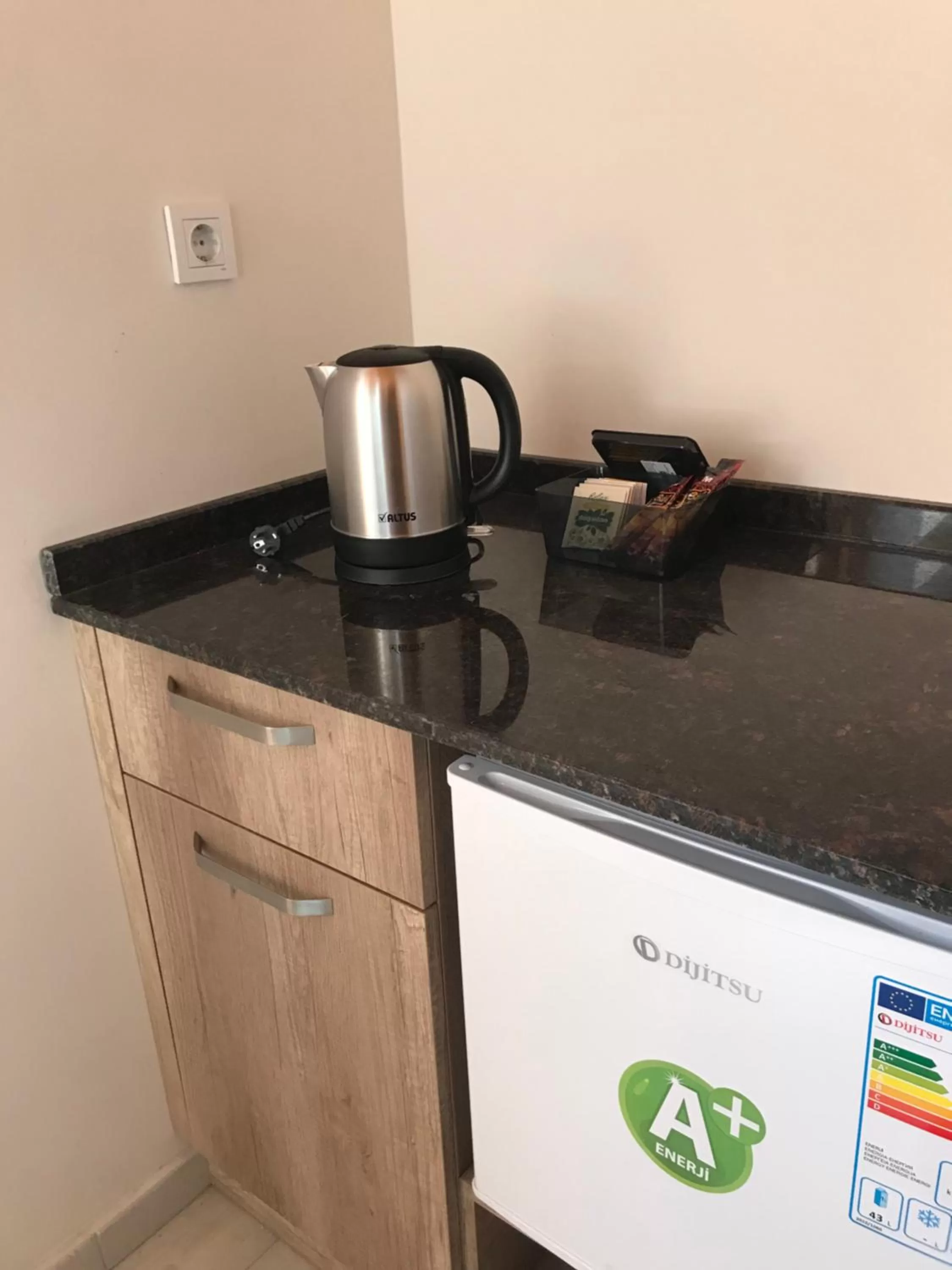 Coffee/tea facilities in Green Mansion