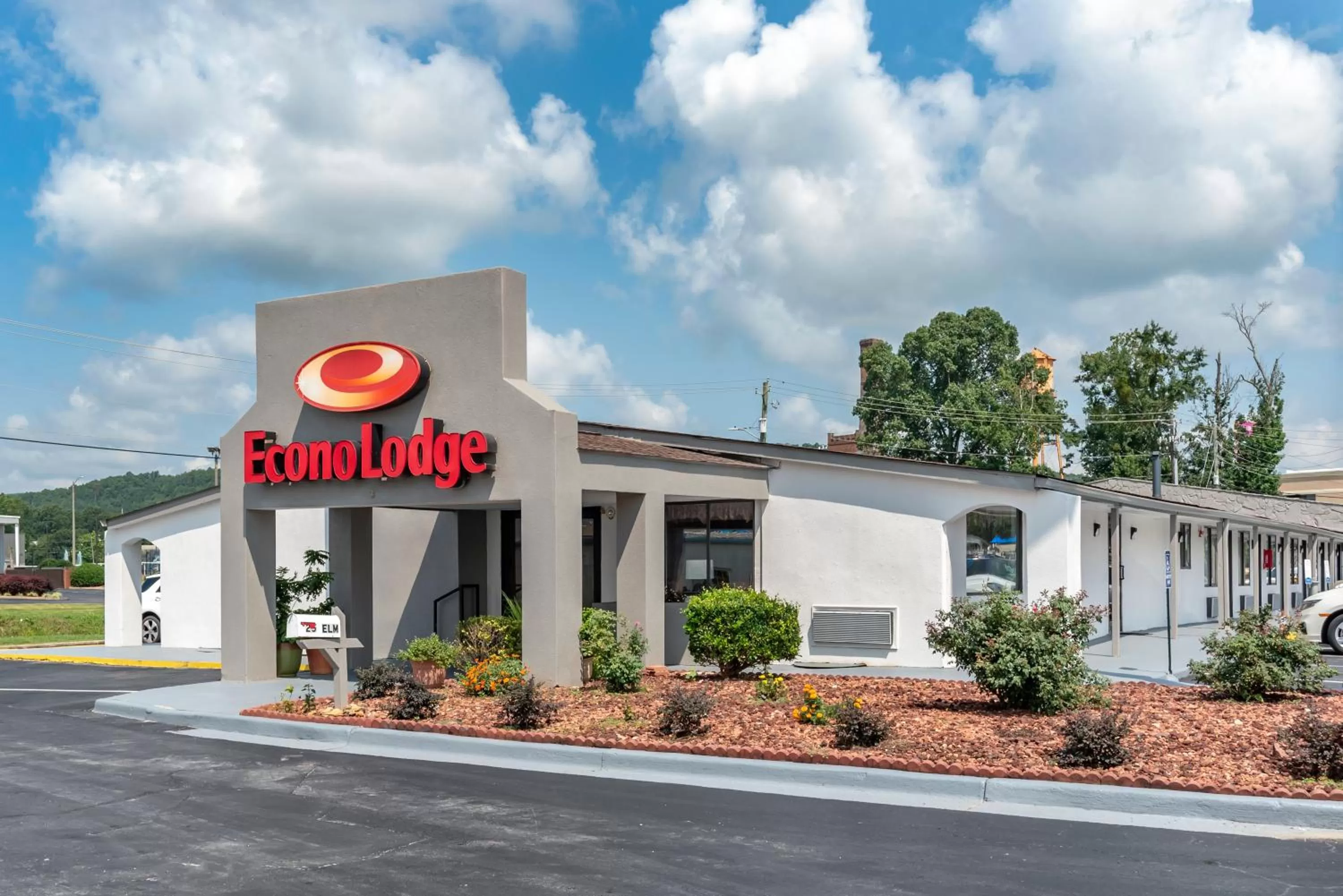 Property building in Econo Lodge Oxford near Choccolocco Park