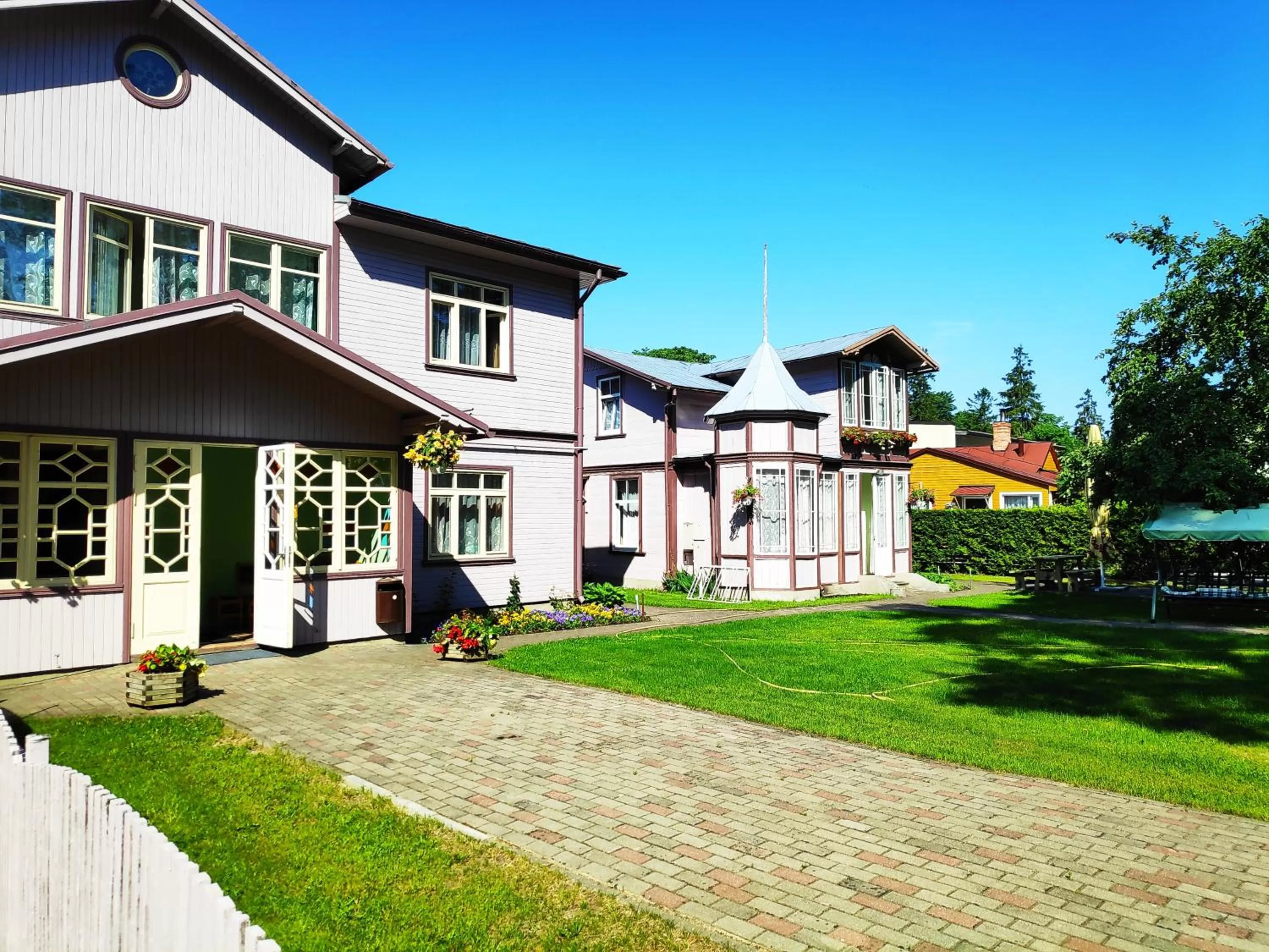 Property building in Elīna