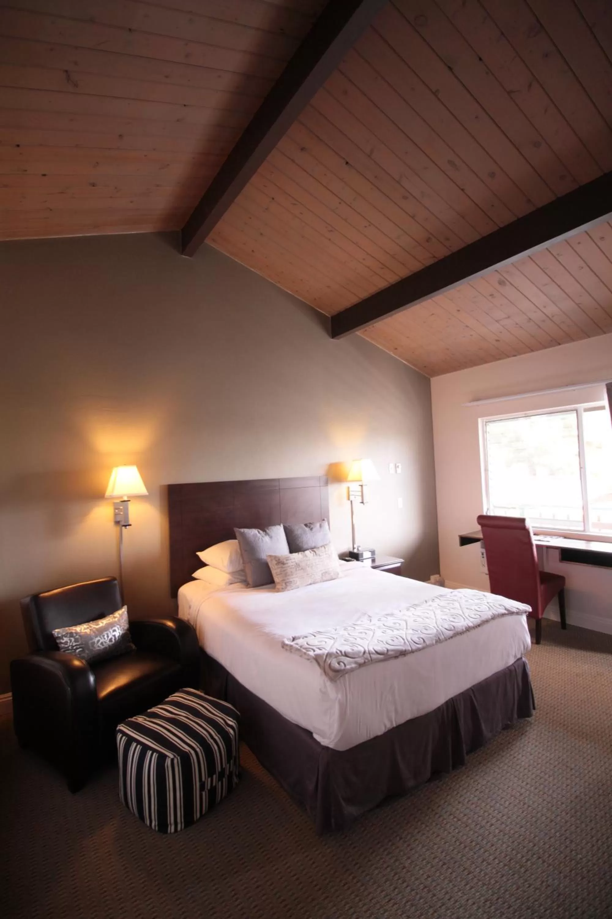 Photo of the whole room, Bed in The Presidio