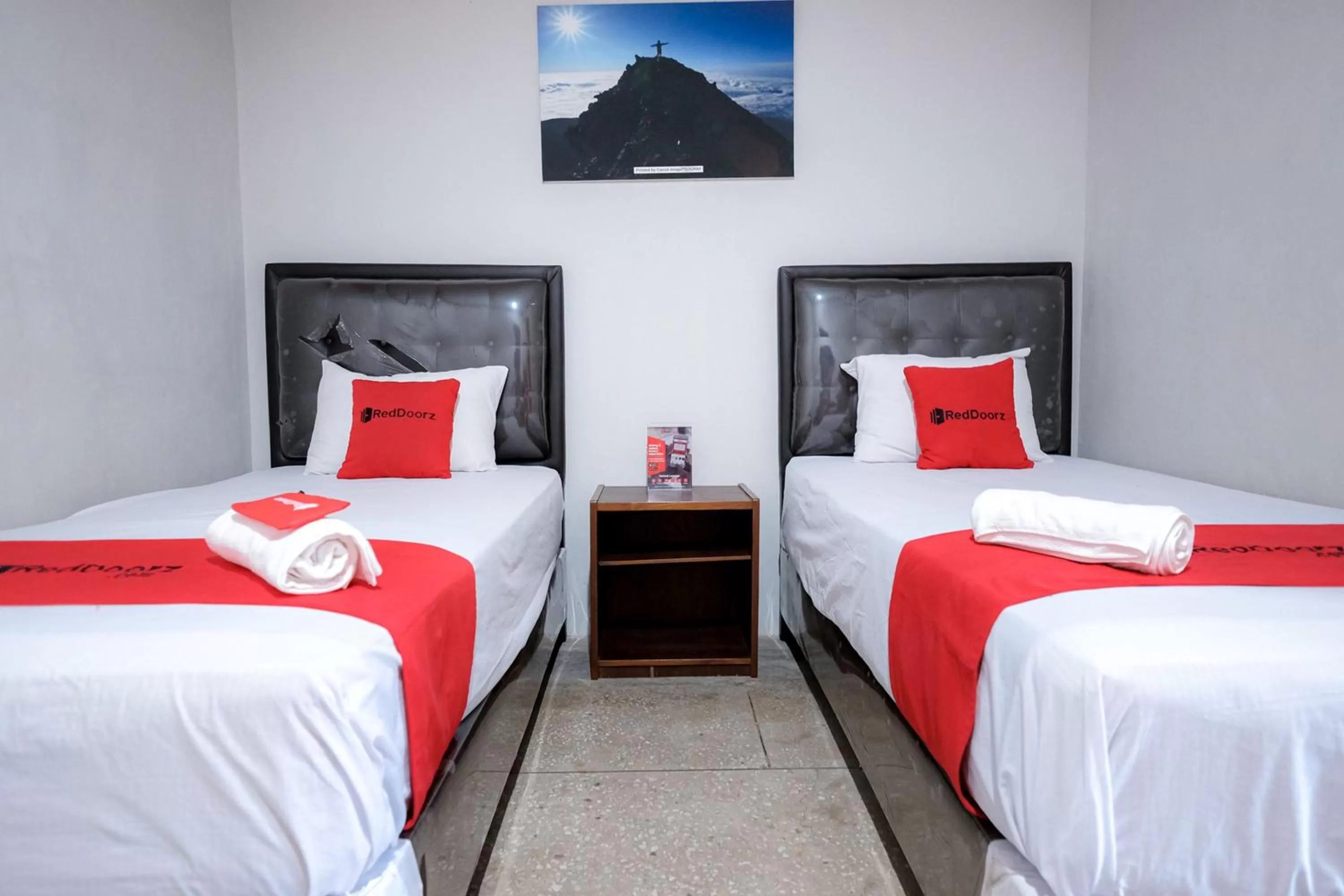 Bedroom, Bed in RedDoorz @ Cempaka Putih Jambi