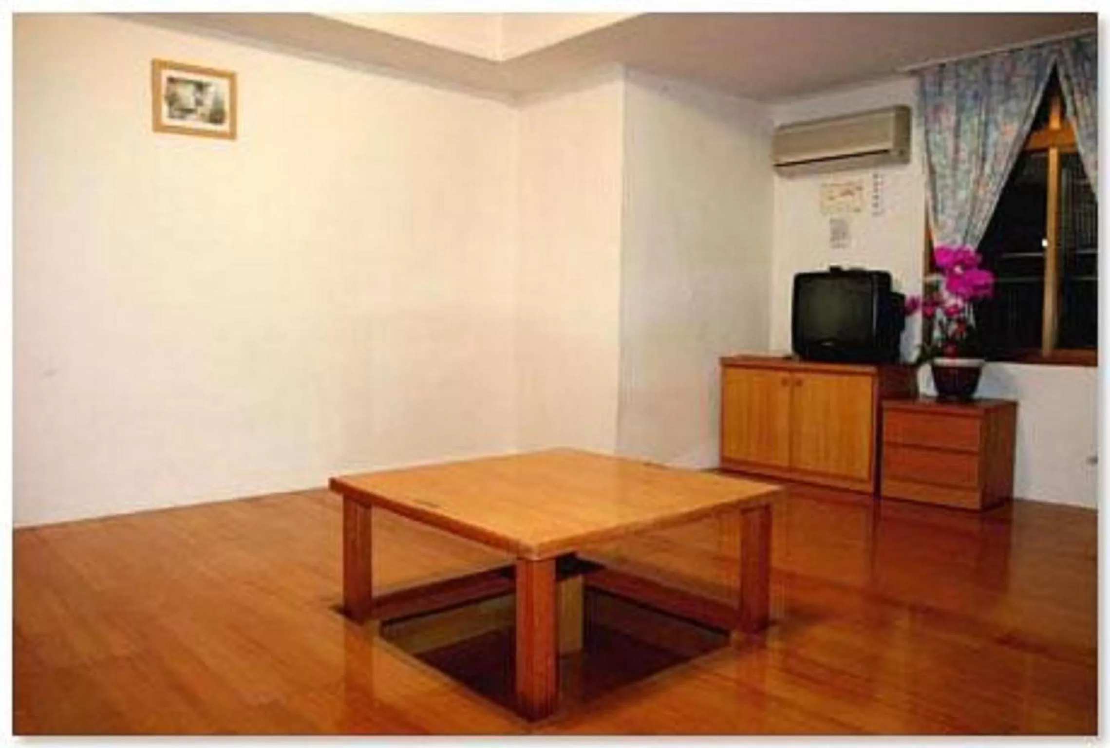 Photo of the whole room, TV/Entertainment Center in Yuan-Yee Homestay