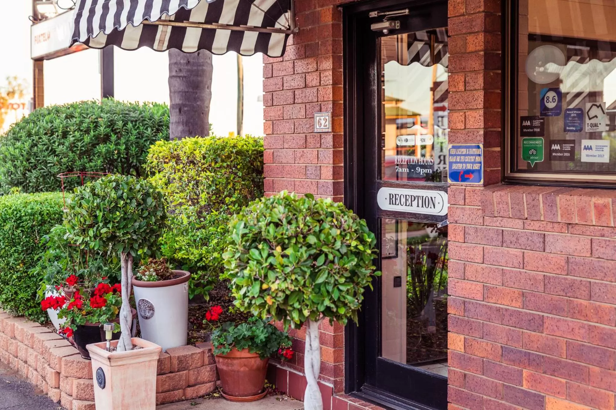 Facade/entrance in Country Pathfinder Motor Inn