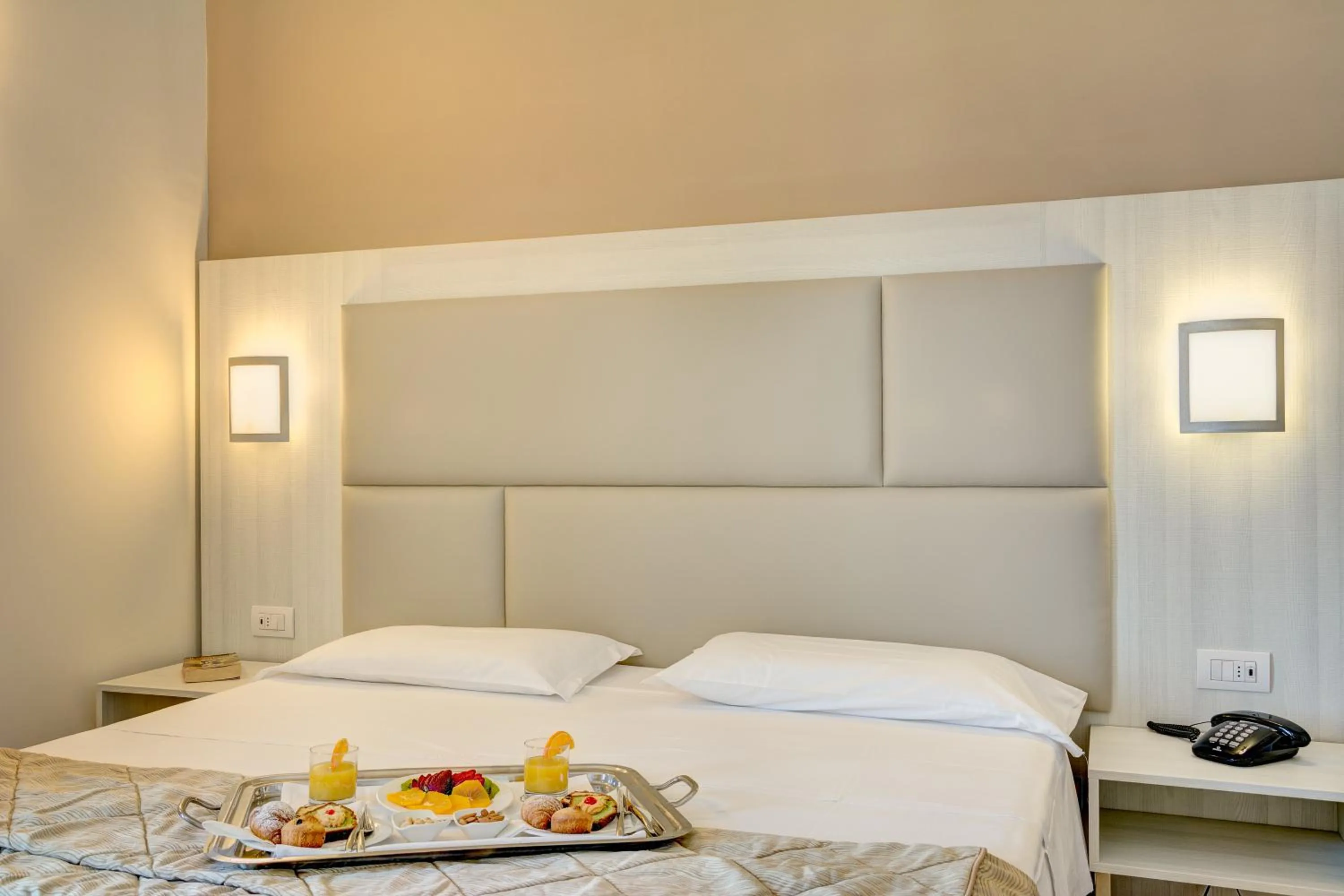 Bed in Hotel Caravel