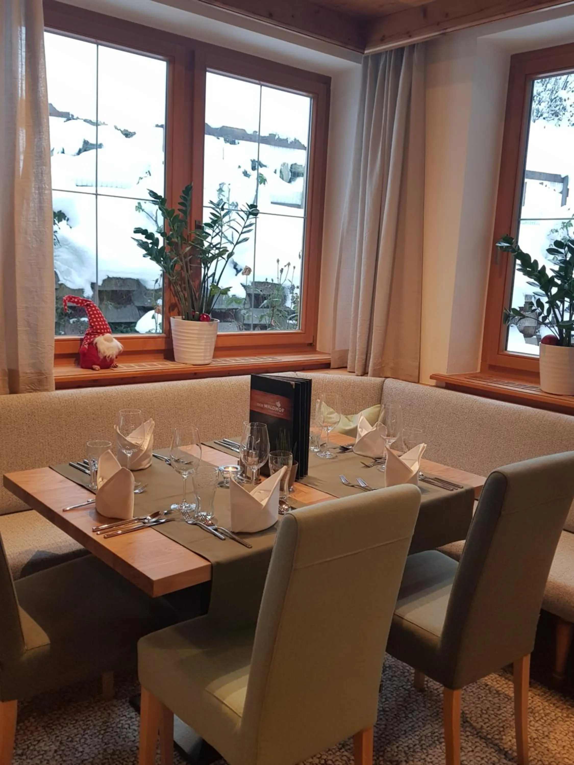 Restaurant/places to eat in Hotel Der Waldhof