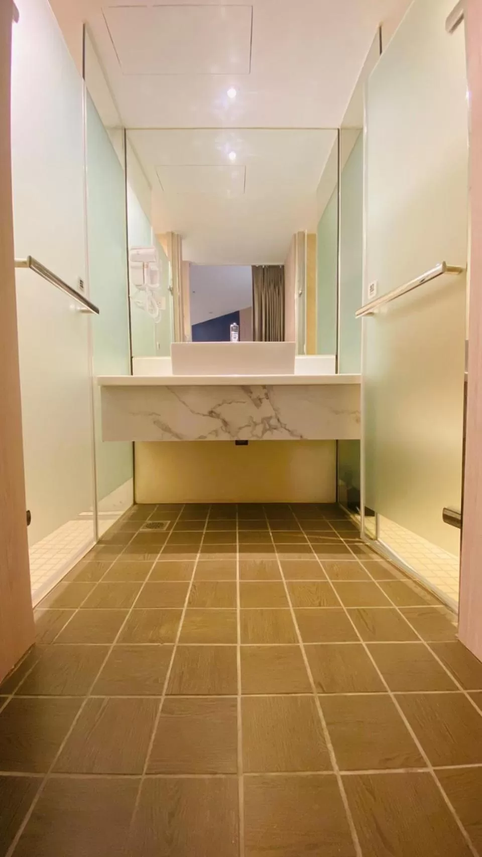 Bathroom in Artinn藝築文旅-台北站前館